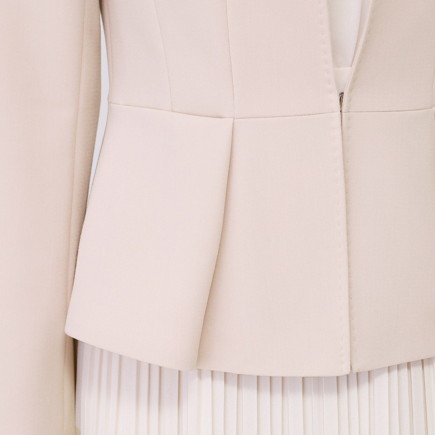 COUP DE CHANCE「【手洗い可／日本製／スーツ可】ペプラムデザインのカラーレスジャケット」|ノーカラージャケット|