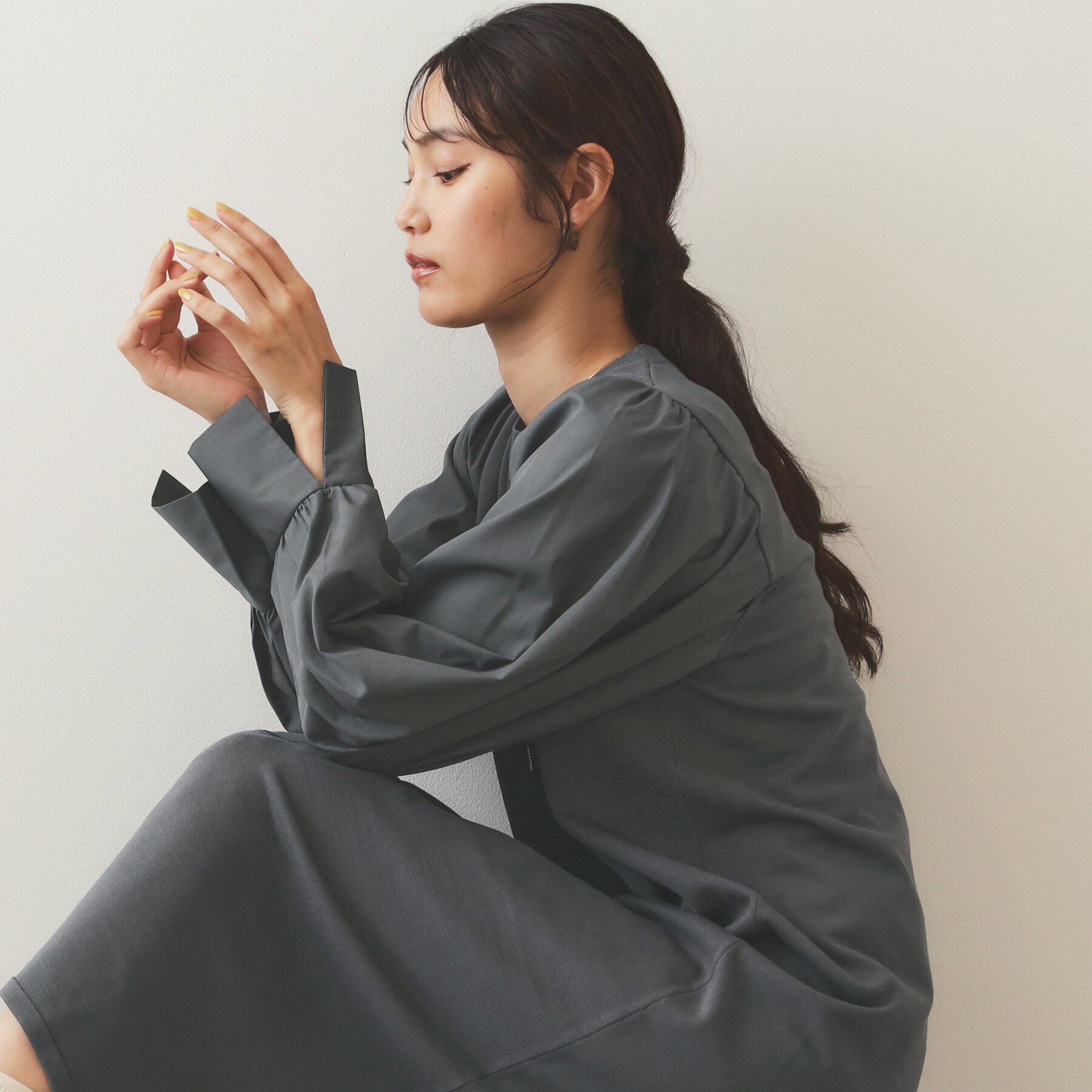 OPAQUE.CLIP「異素材切り替えニットワンピース【洗濯機洗い可】」|ワンピース|チャコールグレー(0