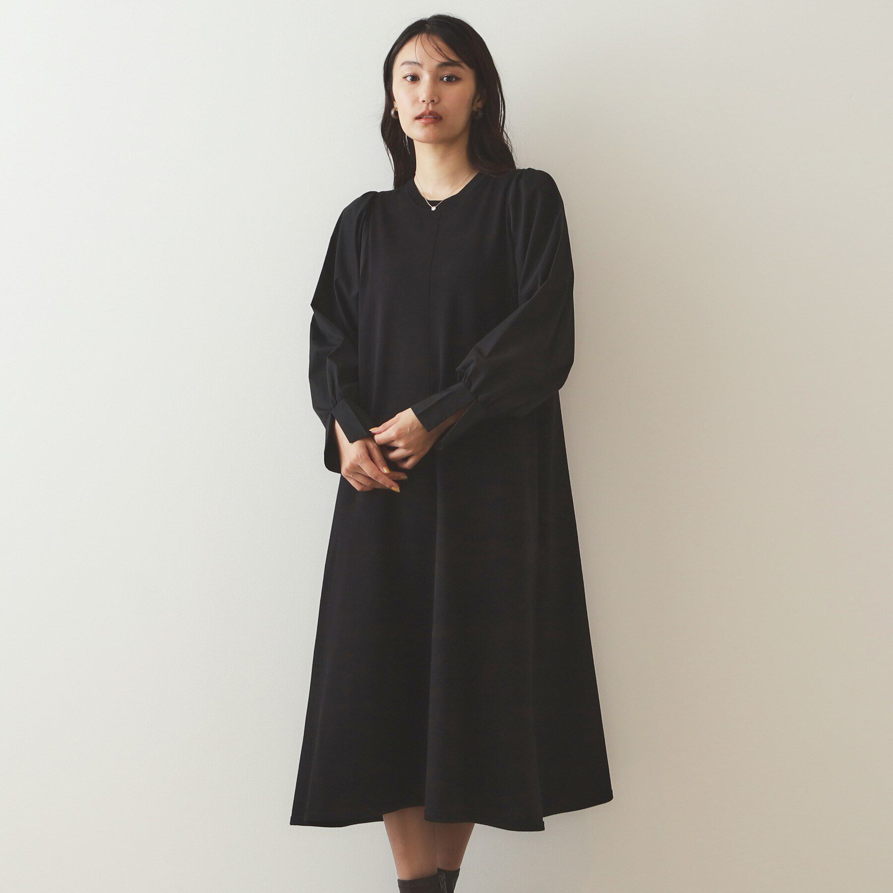OPAQUE.CLIP「異素材切り替えニットワンピース【洗濯機洗い可】」|ワンピース|ブラック(019)