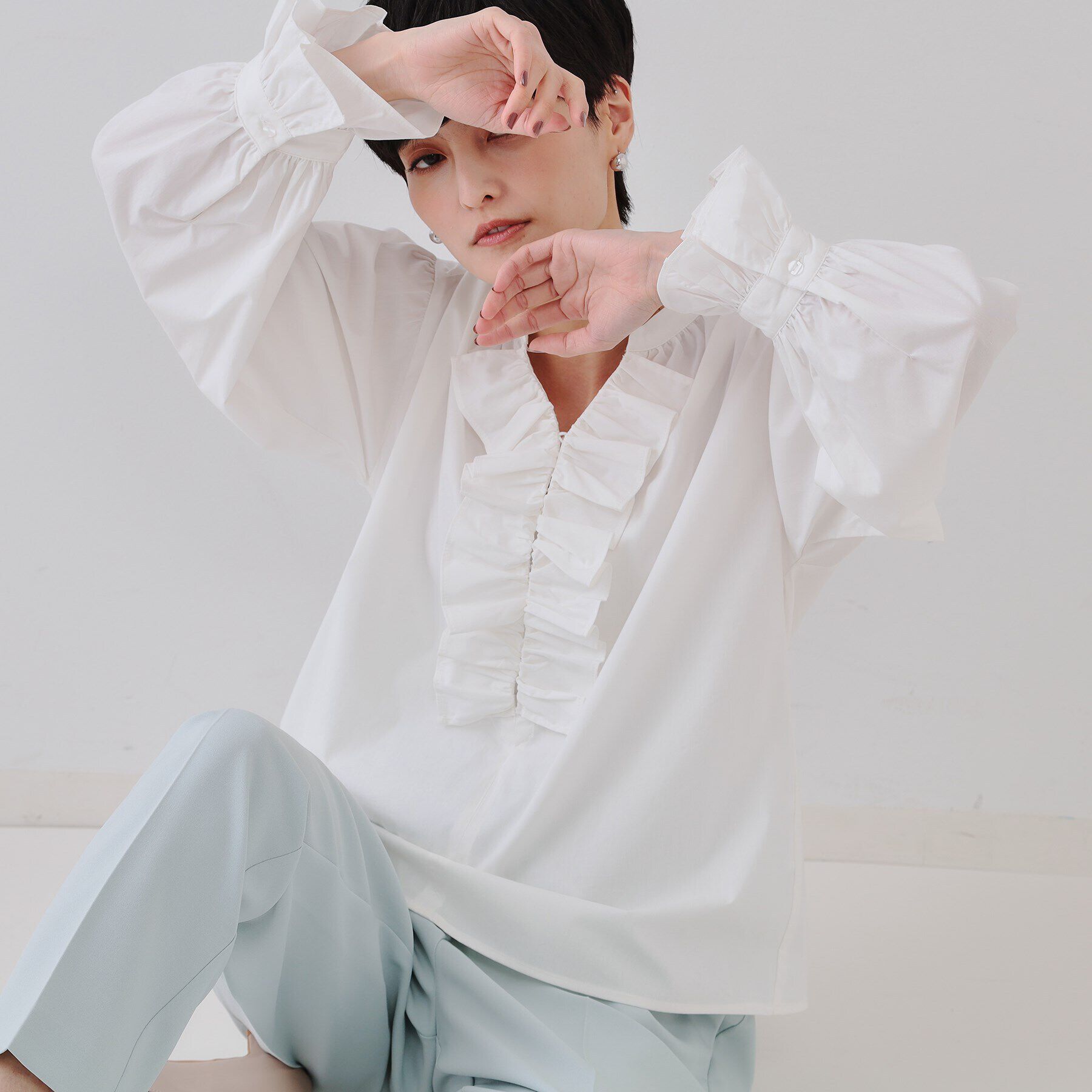 OPAQUE.CLIP「フロントフリルブラウス【洗濯機洗い可】」|シャツ・ブラウス|ホワイト(001)