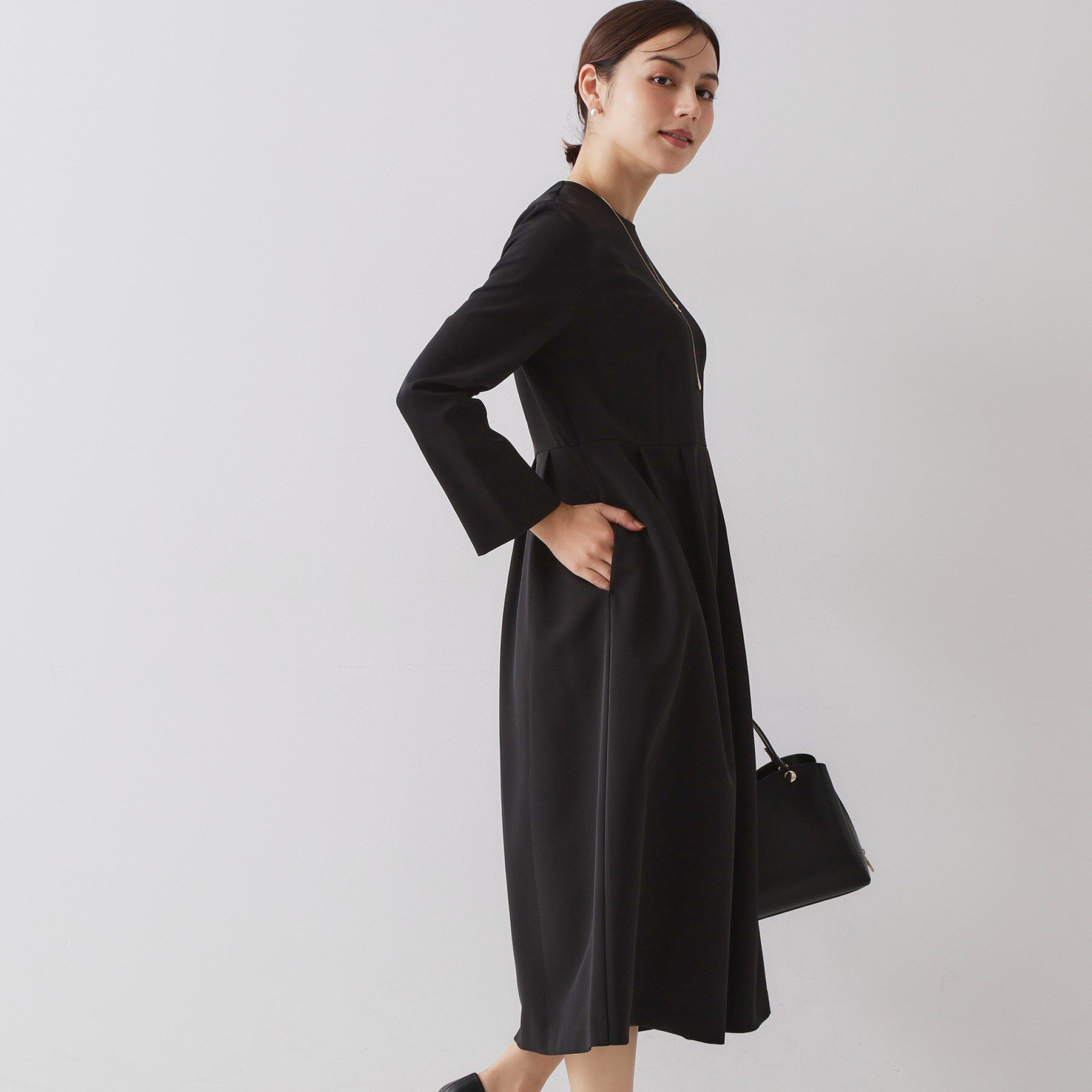 OPAQUE.CLIP「≪通勤・セレモニー対応≫フィットアンドフレアワンピースダブルクロス【洗濯機OK】」|ワンピース|