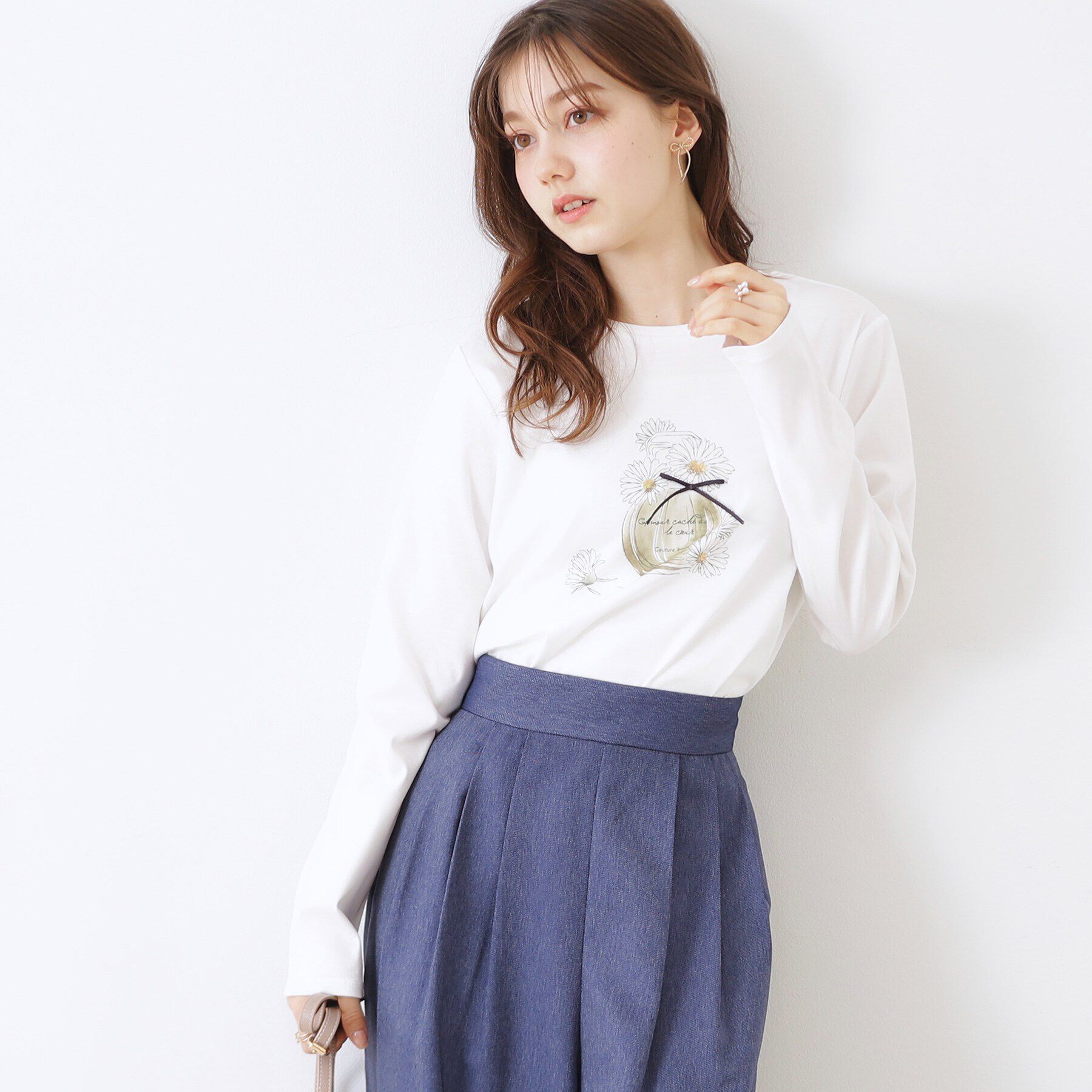 Couture broach「【UVカット・接触冷感・洗える】デイジーパルファムロンT」|Tシャツ・カットソー|