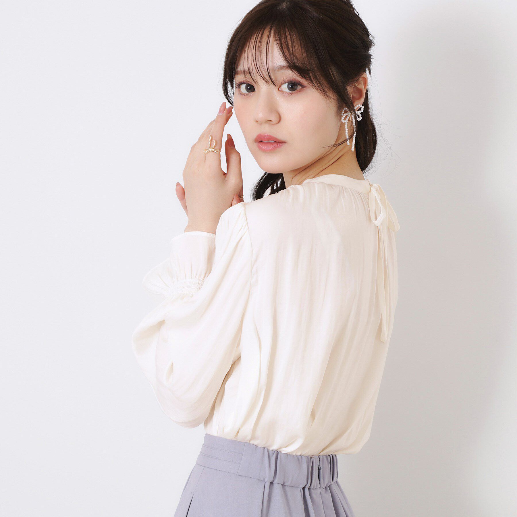 Couture broach「【通勤・大人可愛い】シャーリングギャザーブラウス」|シャツ・ブラウス|