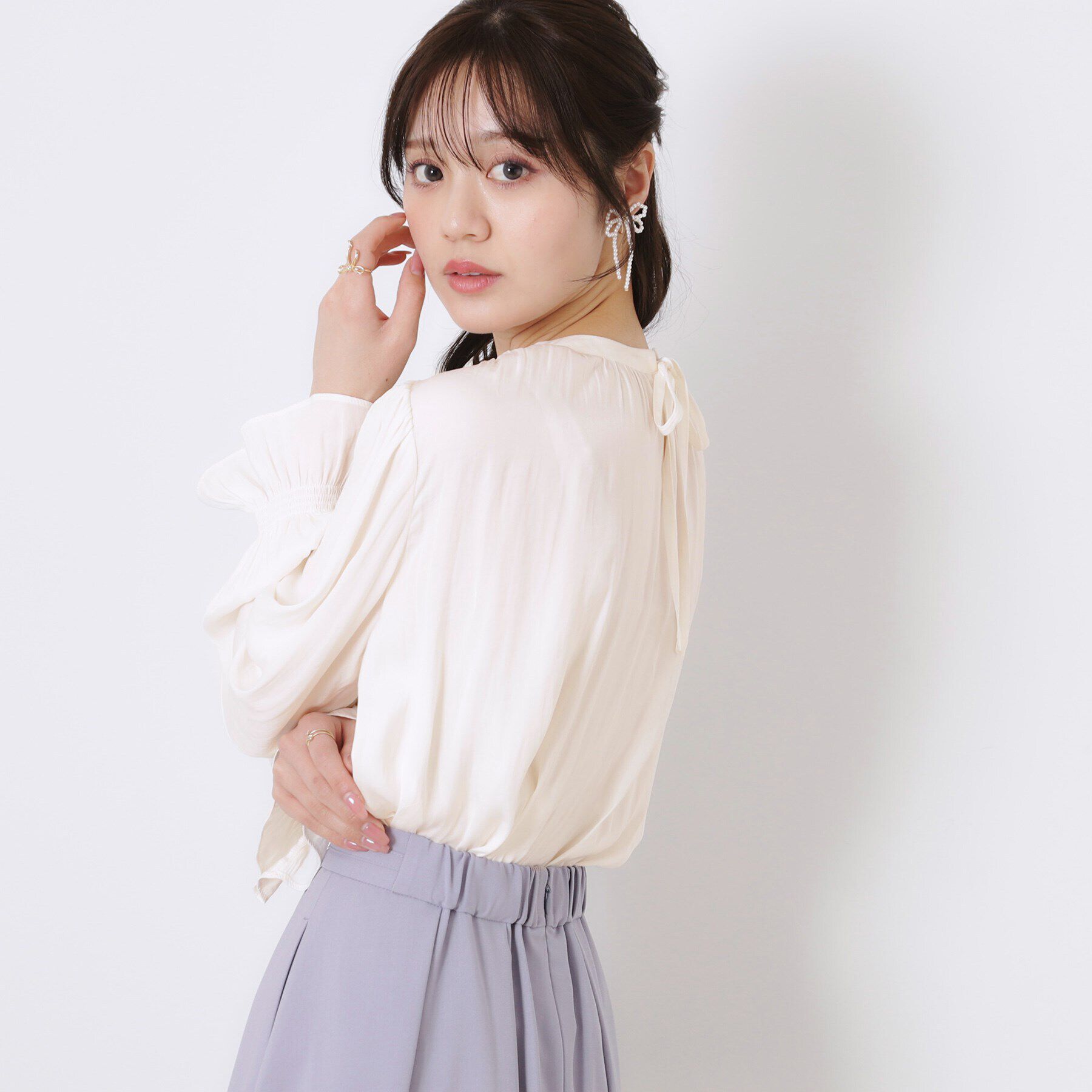 Couture broach「【通勤・大人可愛い】シャーリングギャザーブラウス」|シャツ・ブラウス|