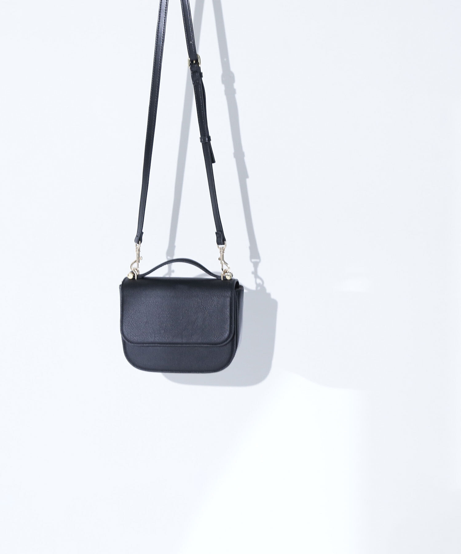  「スクエアフラップショルダーバッグ」|ショルダー・メッセンジャー|クロ