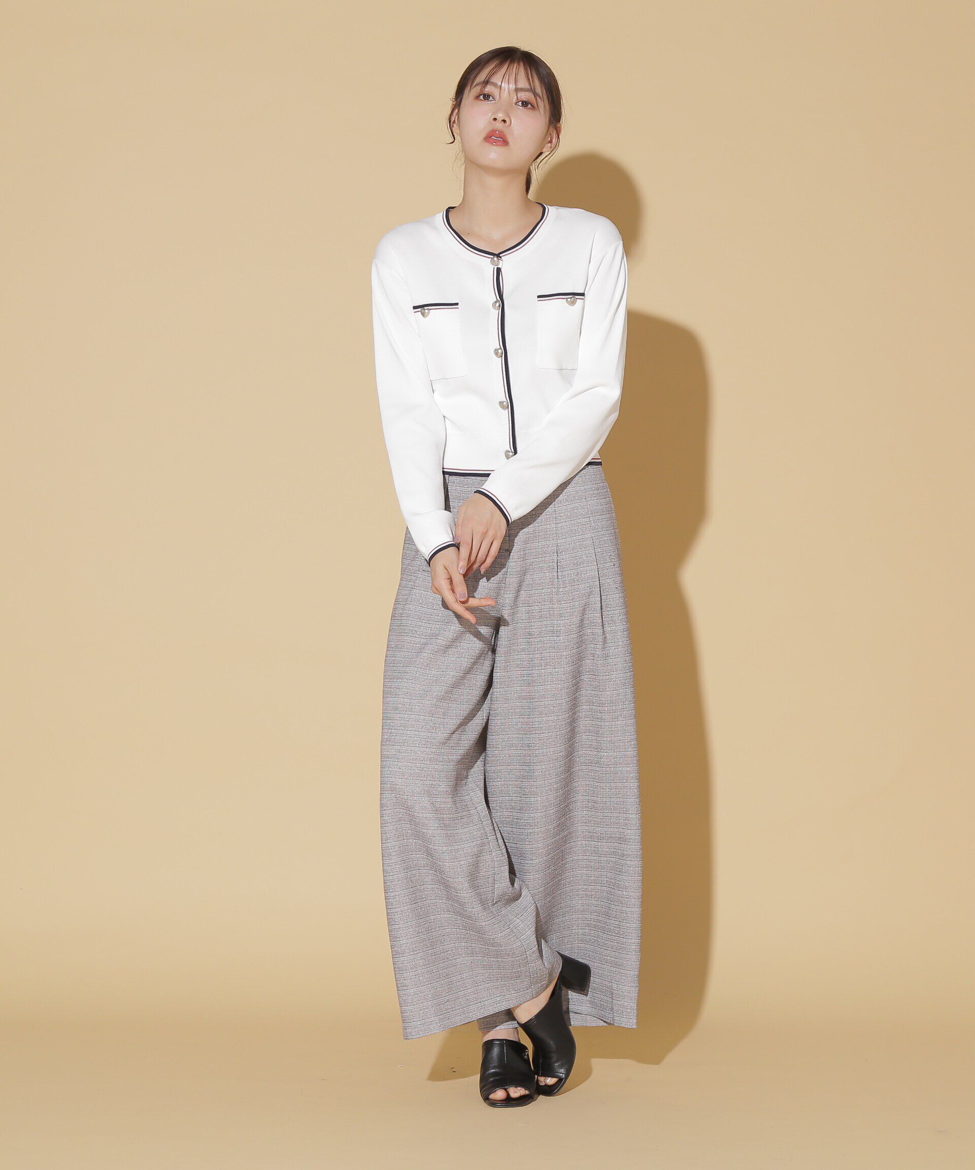  「バリエーションハートメタルUVカーデ WEB限定カラー:白赤」|ニット・セーター|