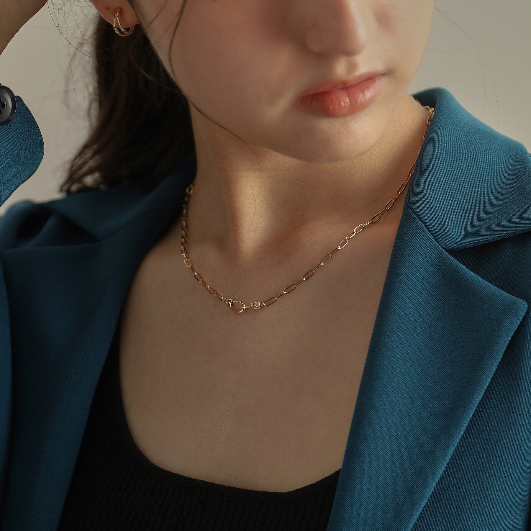 COCOSHNIK「K10ダイヤモンド 中空プリム縦溝クラスプ ネックレス」|ネックレス|