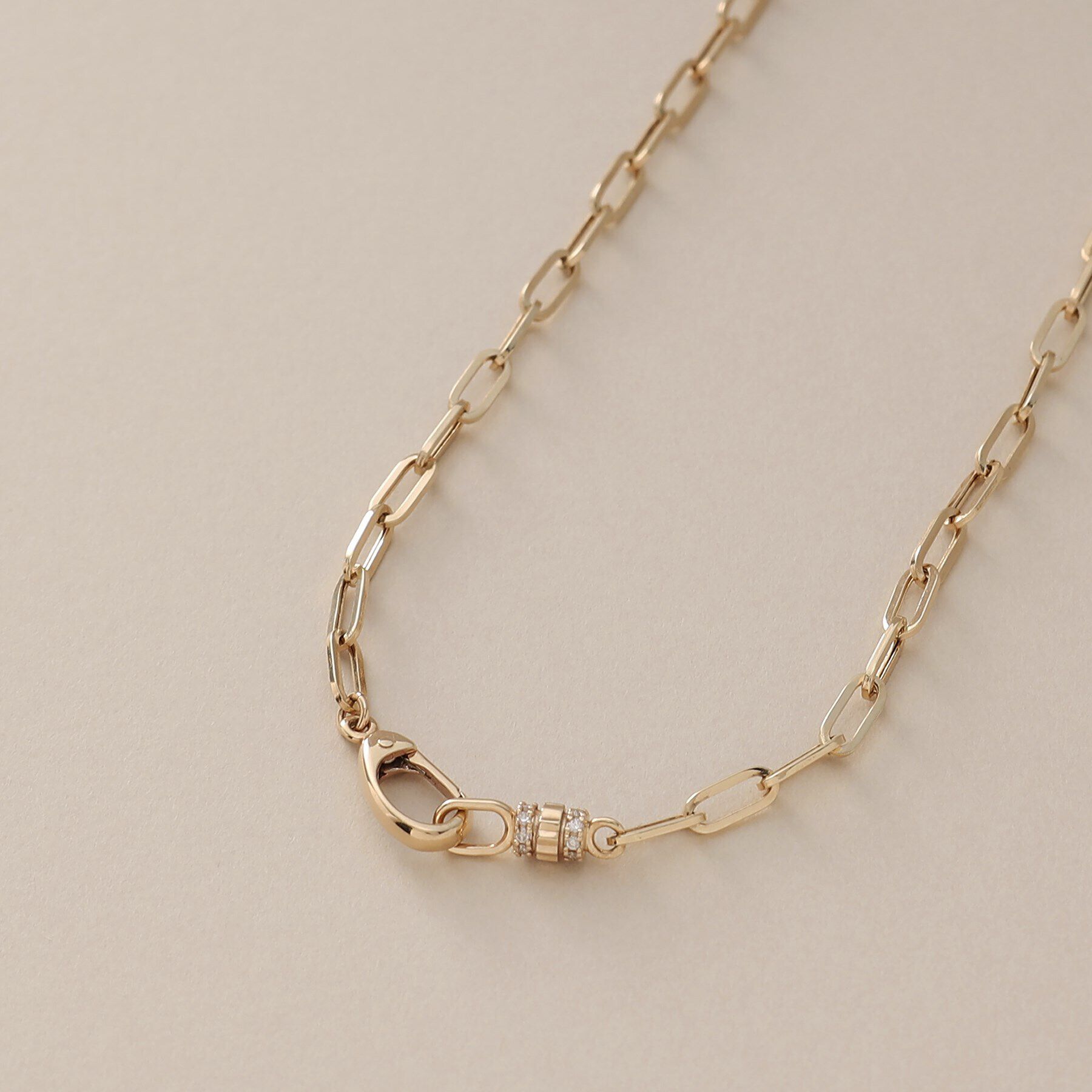 COCOSHNIK「K10ダイヤモンド 中空プリム縦溝クラスプ ネックレス」|ネックレス|