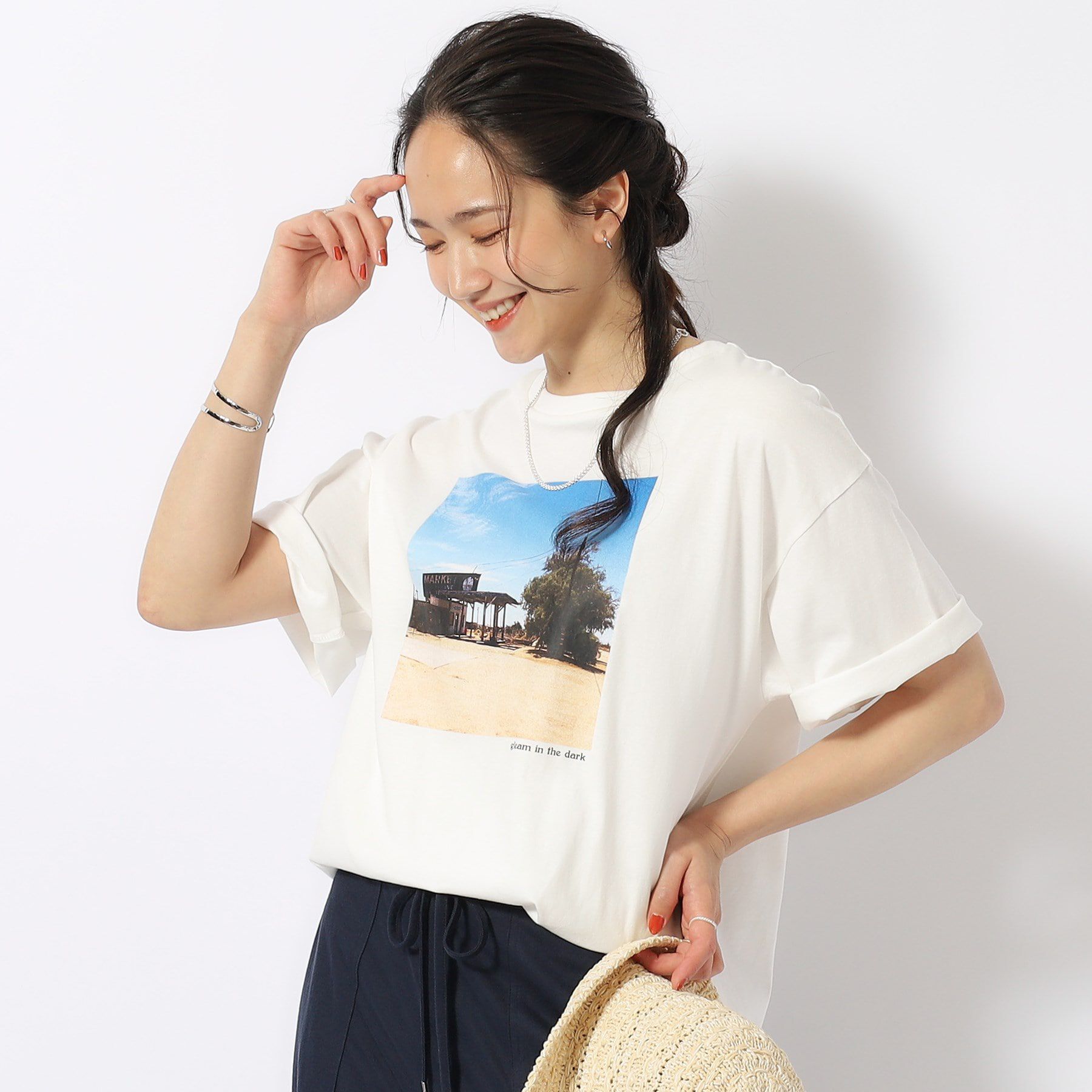 SHOO･LA･RUE「【洗える/プチプラ/綿100％】グラフィック半袖ゆるTシャツ」|Tシャツ・カットソー|ホワイト(501)