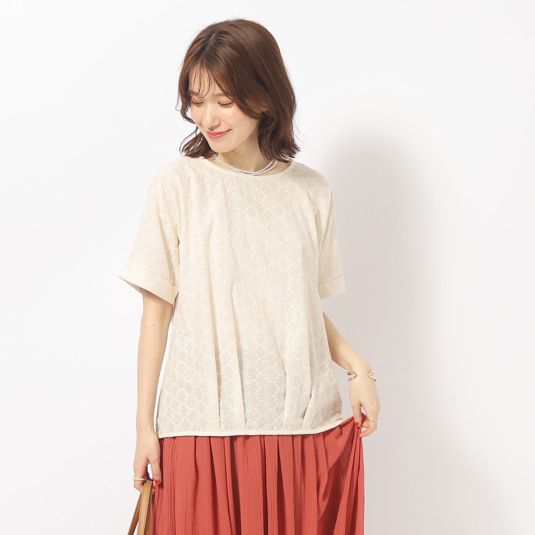 SHOO･LA･RUE「大人の甘さをプラスする フロント刺繍 ドルマントップス」|Tシャツ・カットソー|