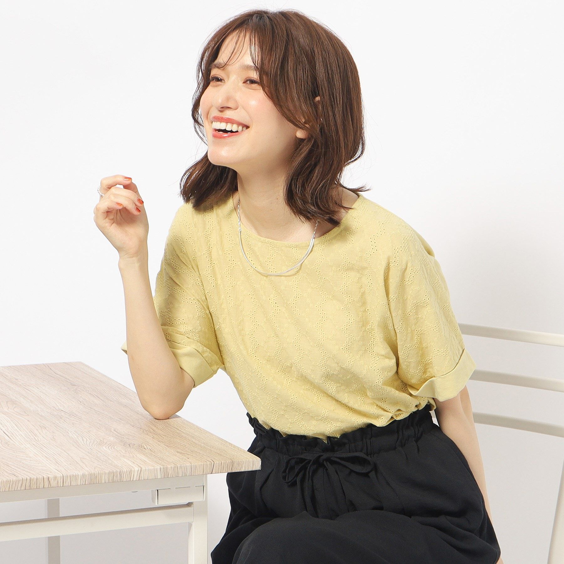 SHOO･LA･RUE「大人の甘さをプラスする フロント刺繍 ドルマントップス」|Tシャツ・カットソー|ライトイエロー(03