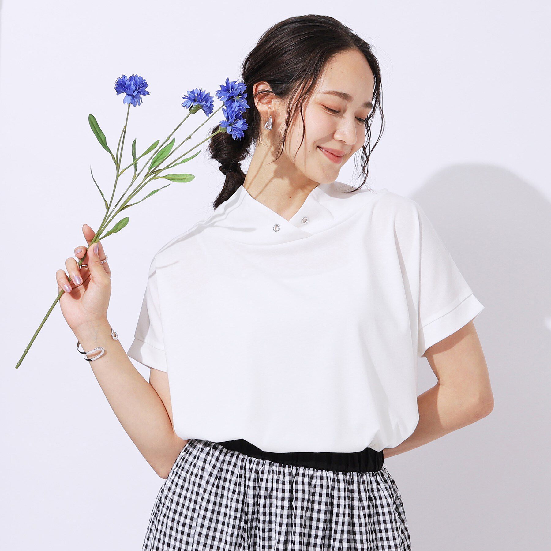 SHOO･LA･RUE「【高レビュー/UV】さらりと大人カジュアルな装いに 抜け襟Tシャツ」|Tシャツ・カットソー|オフホワイト(003