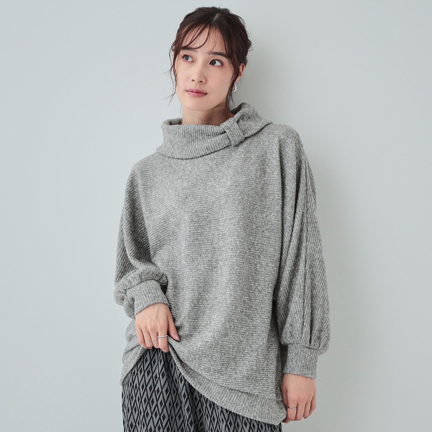 SHOO･LA･RUE「【体型カバー/インせず着られる】リボンタートル ドルマントップス」|Tシャツ・カットソー|グレー(012)