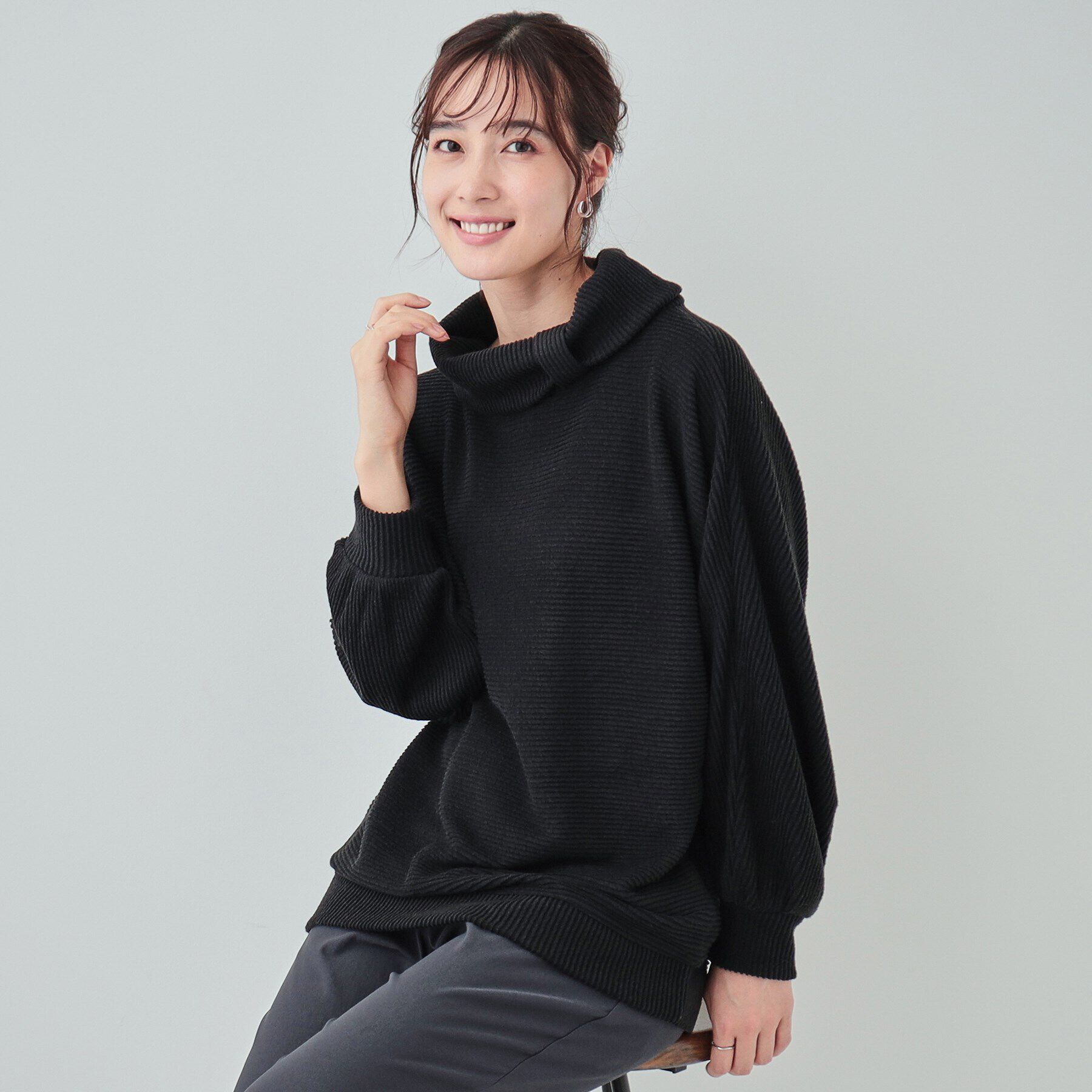 SHOO･LA･RUE「【体型カバー/インせず着られる】リボンタートル ドルマントップス」|Tシャツ・カットソー|ブラック(019)