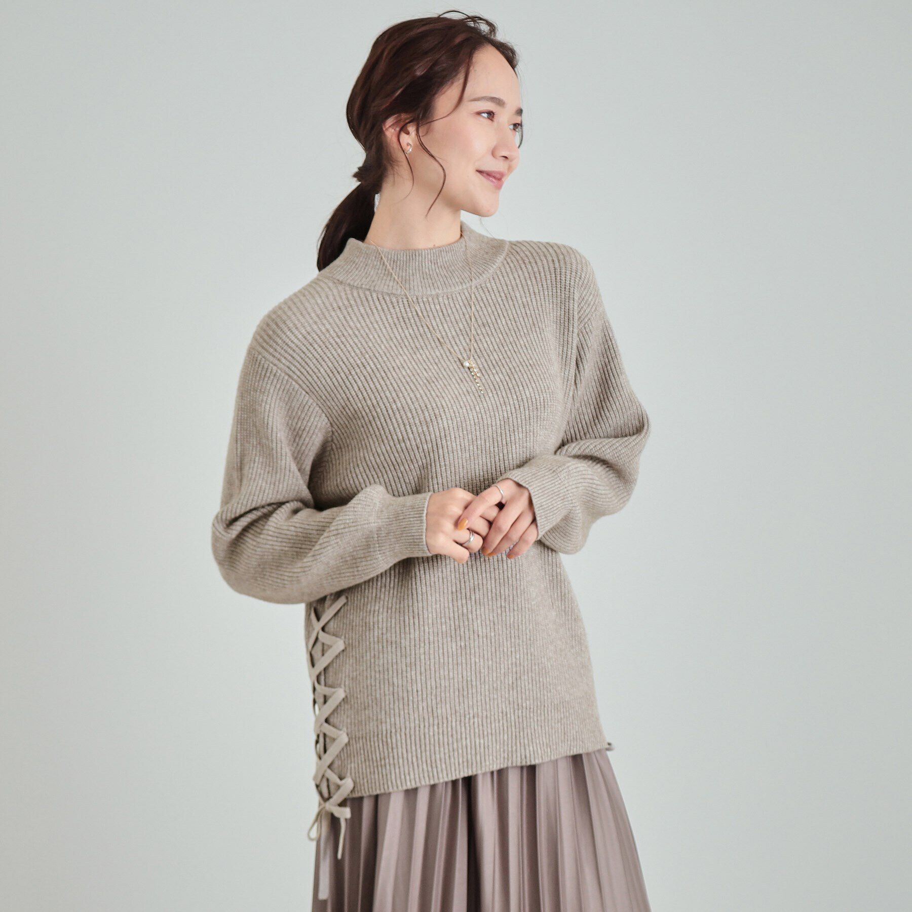 SHOO･LA･RUE「【洗える/静電気軽減】ちくちくしにくい レースアップ畦編みニット」|ニット・セーター|