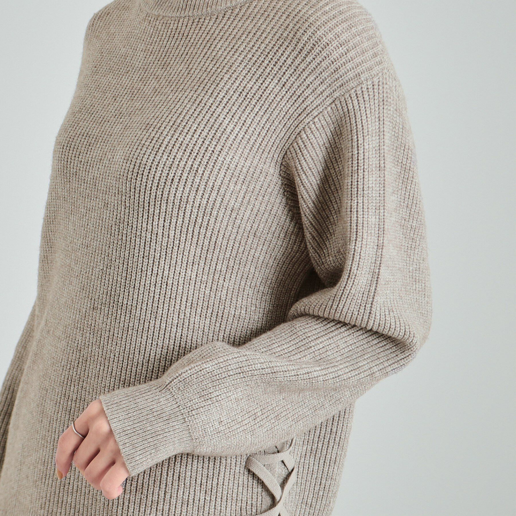 SHOO･LA･RUE「【洗える/静電気軽減】ちくちくしにくい レースアップ畦編みニット」|ニット・セーター|