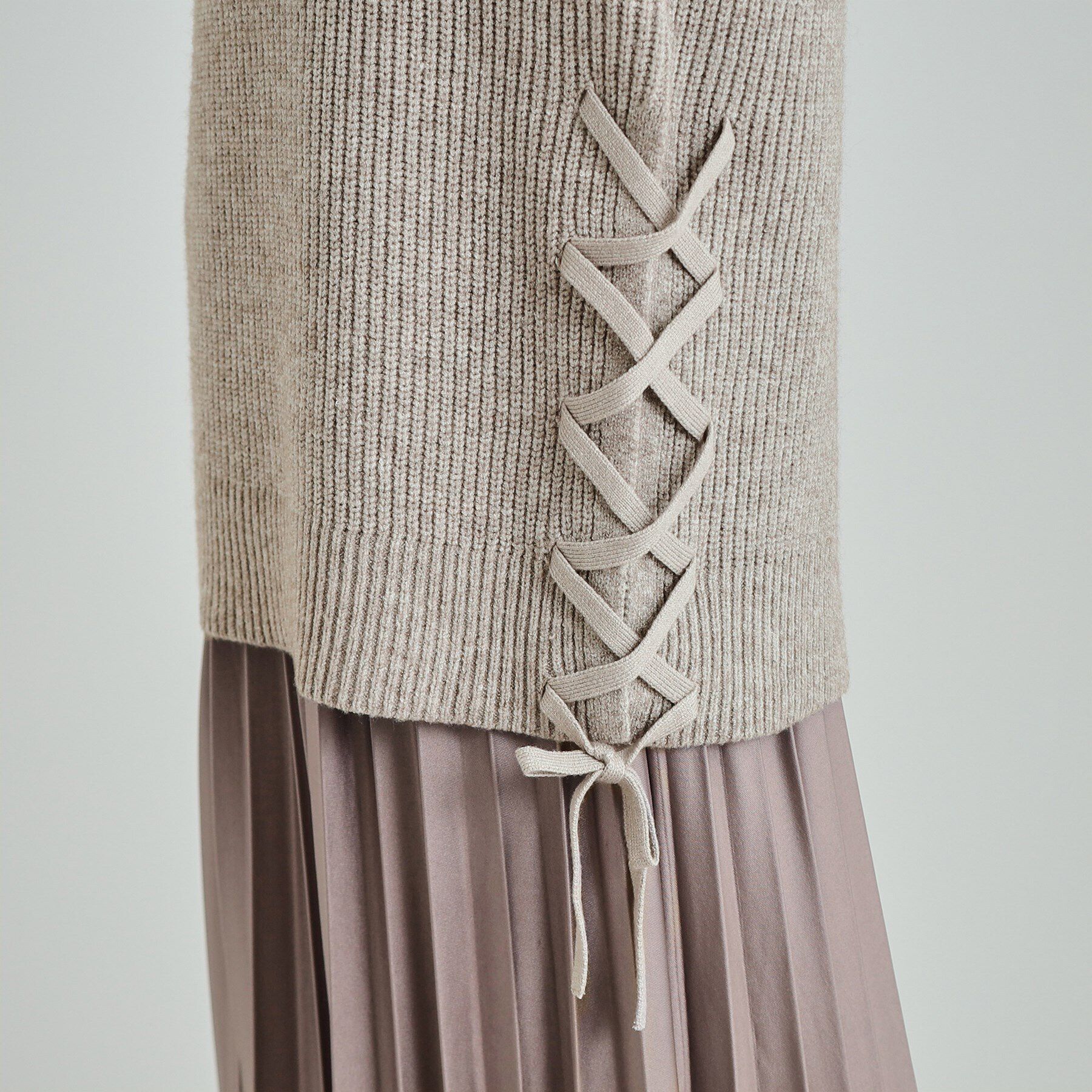 SHOO･LA･RUE「【洗える/静電気軽減】ちくちくしにくい レースアップ畦編みニット」|ニット・セーター|