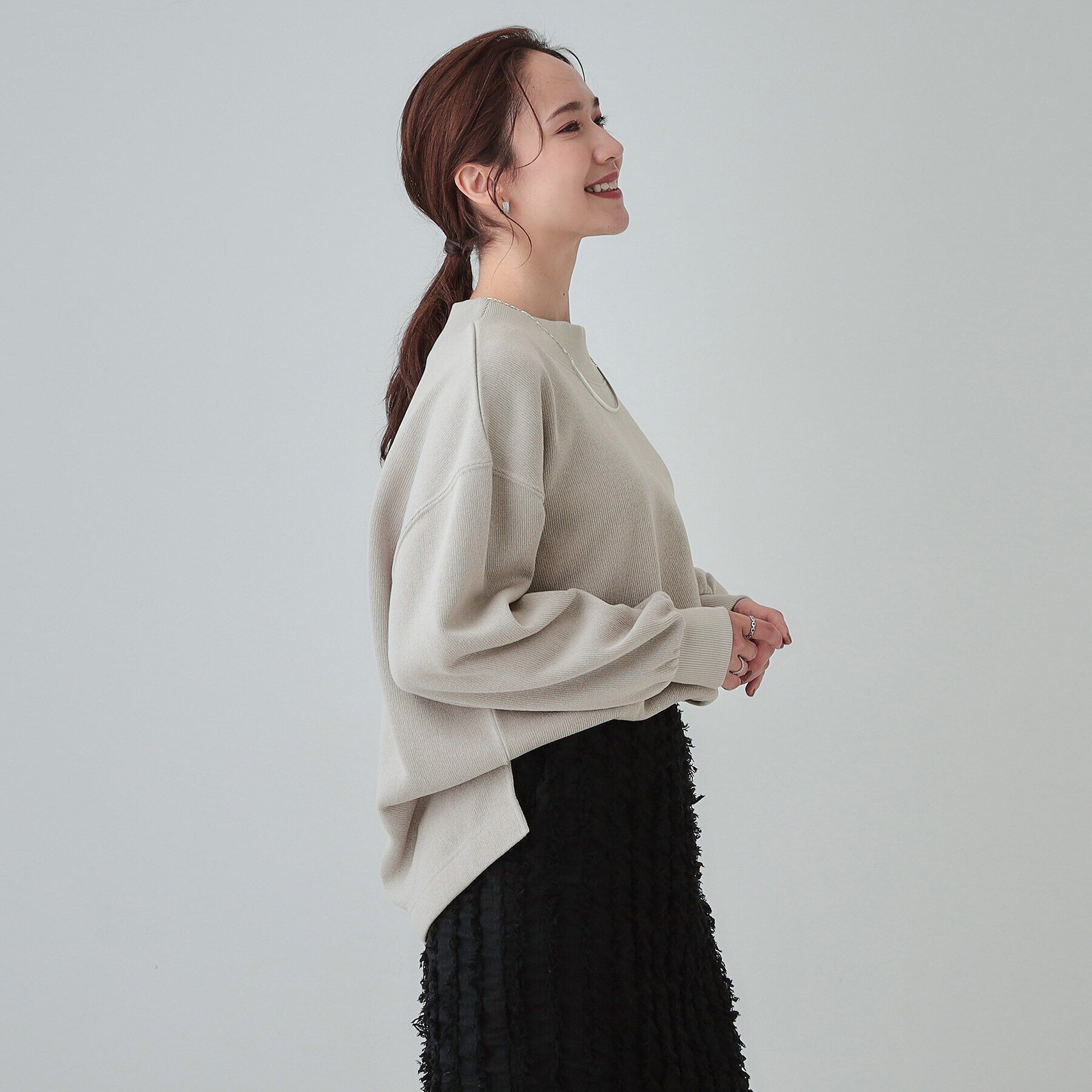 SHOO･LA･RUE「【S-LL】大人カジュアルに オフネックニットソー」|Tシャツ・カットソー|