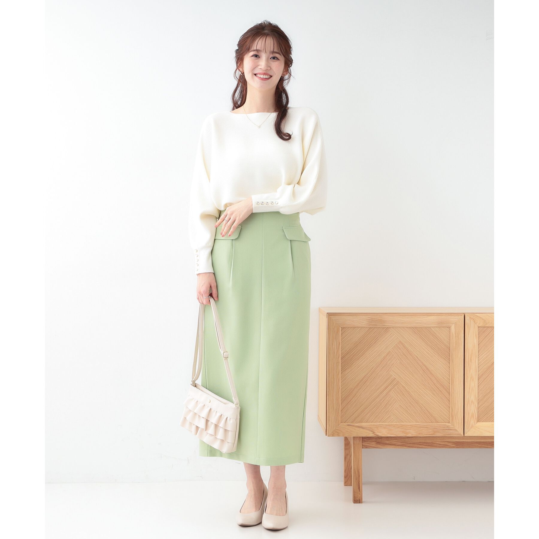 SHOO･LA･RUE「【洗える】大人の上品コーデに お袖ビジュー釦付きリブドルマンニット」|ニット・セーター|