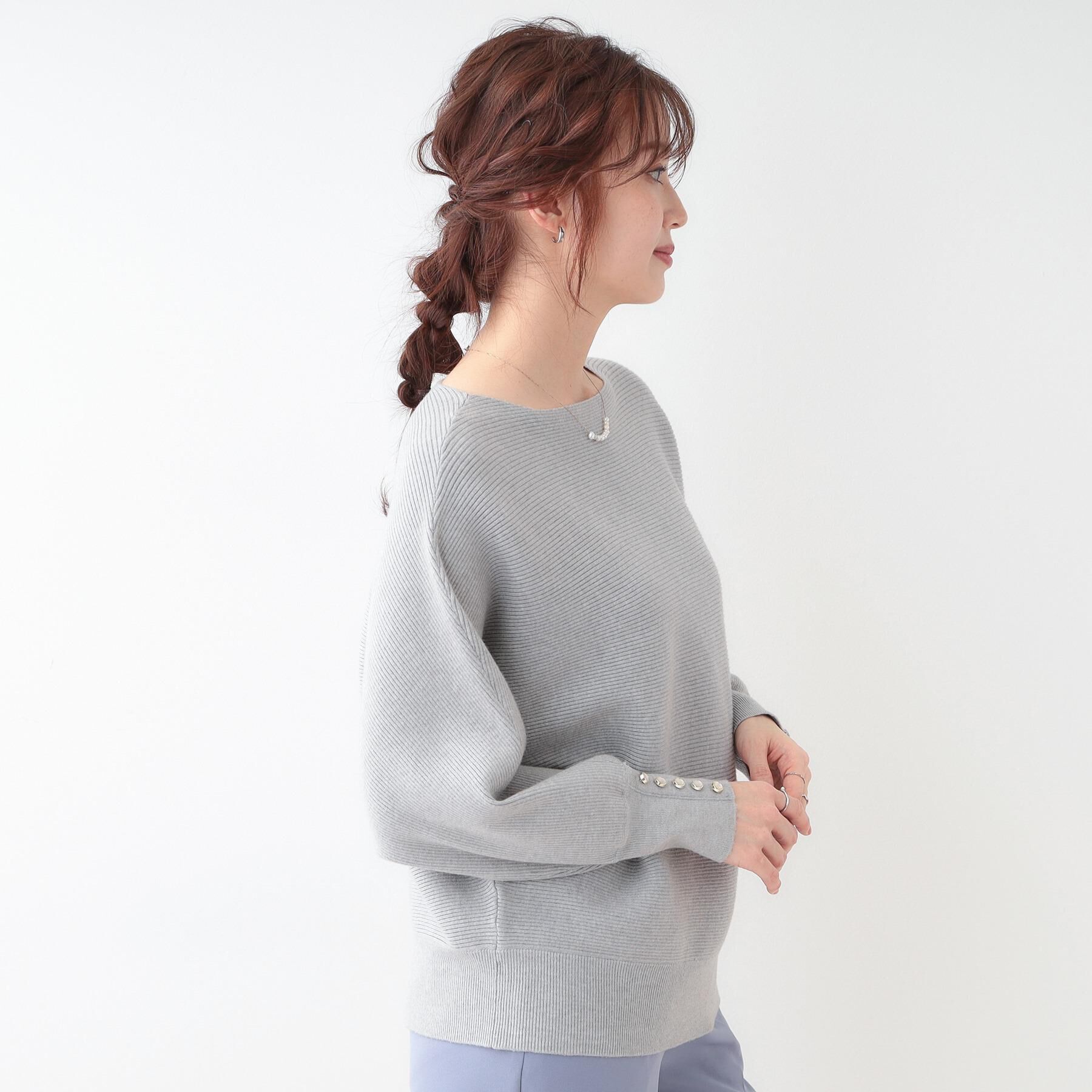 SHOO･LA･RUE「【洗える】大人の上品コーデに お袖ビジュー釦付きリブドルマンニット」|ニット・セーター|