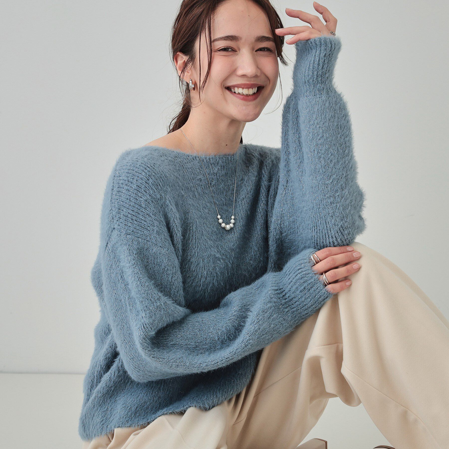 SHOO･LA･RUE「【S-LL】大人上品な ラメフェザー ボートネックニット」|ニット・セーター|ブルー(092)