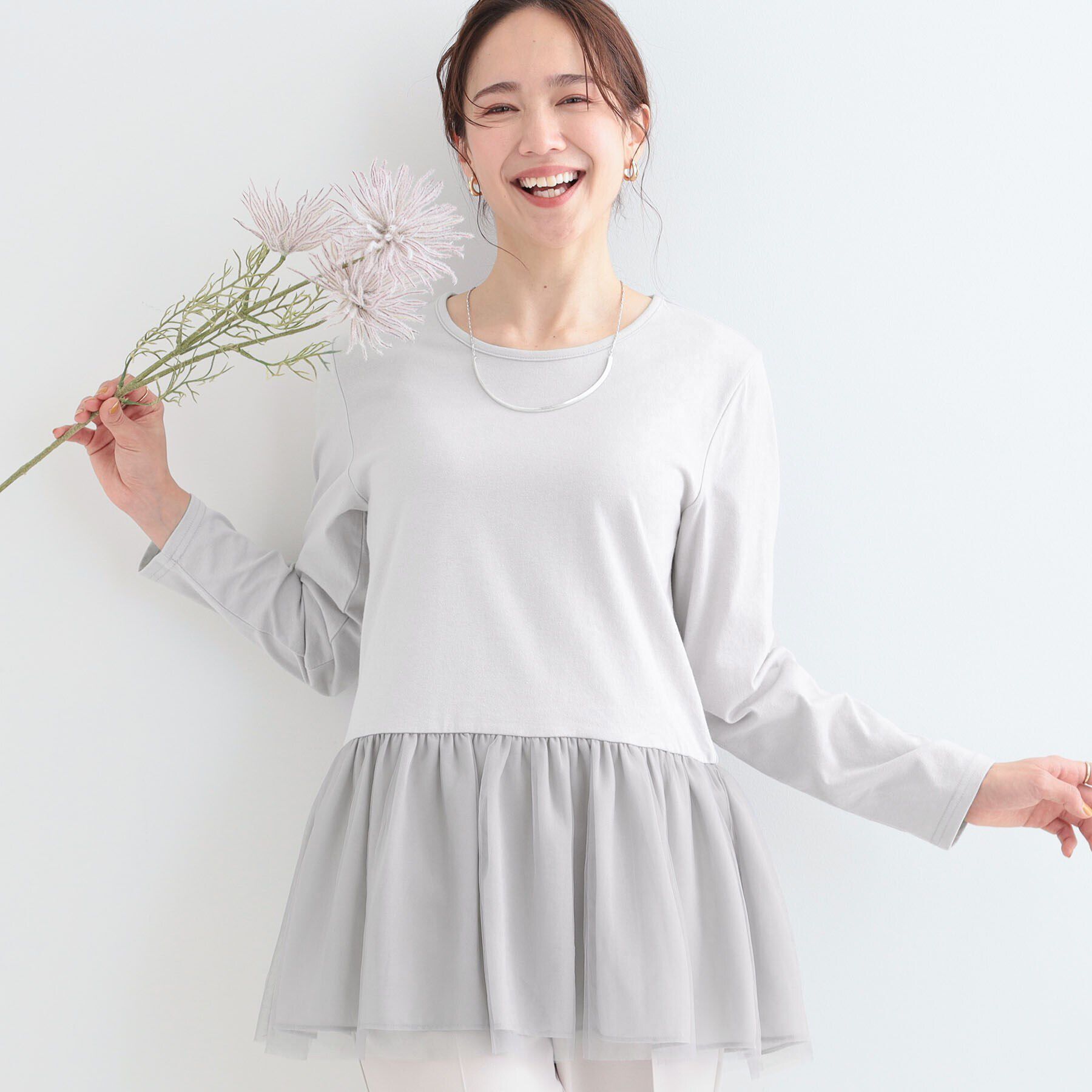 SHOO･LA･RUE「【S-LL/体型カバー】いつものコーデにプラスワン　裾チュールインナー」|Tシャツ・カットソー|ライトグレー(011