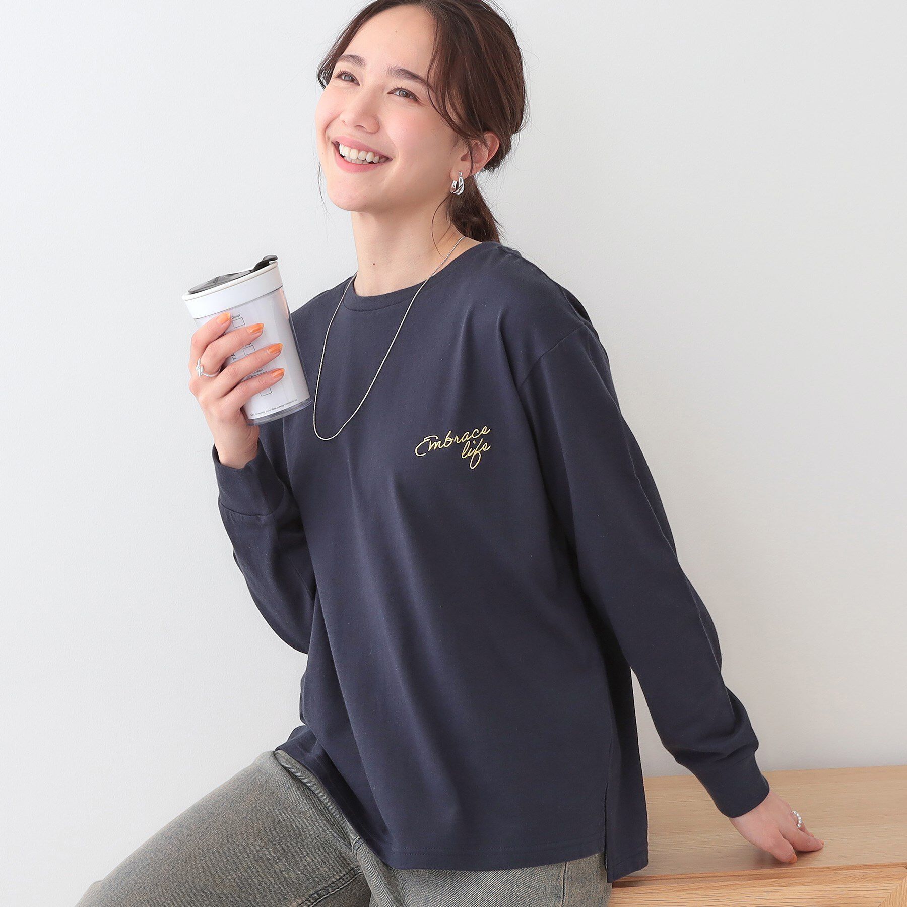 SHOO･LA･RUE「【洗える/S-LL】一枚でもレイヤードでも グラフィック長袖Tシャツ」|Tシャツ・カットソー|ネイビー(394)