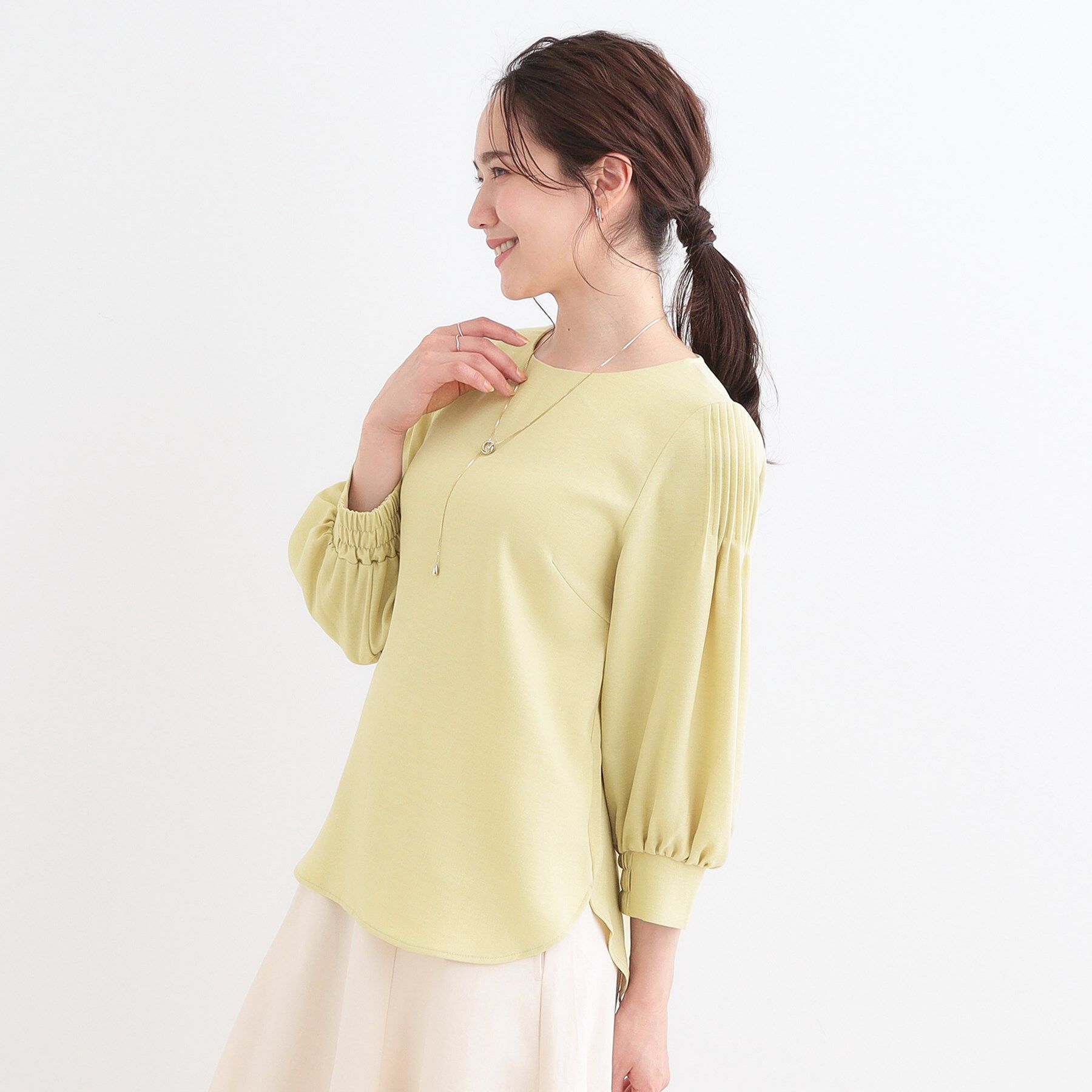 SHOO･LA･RUE「【洗える/洗濯後しわになりにくい】無理せずキレイ 肩タックブラウス」|シャツ・ブラウス|