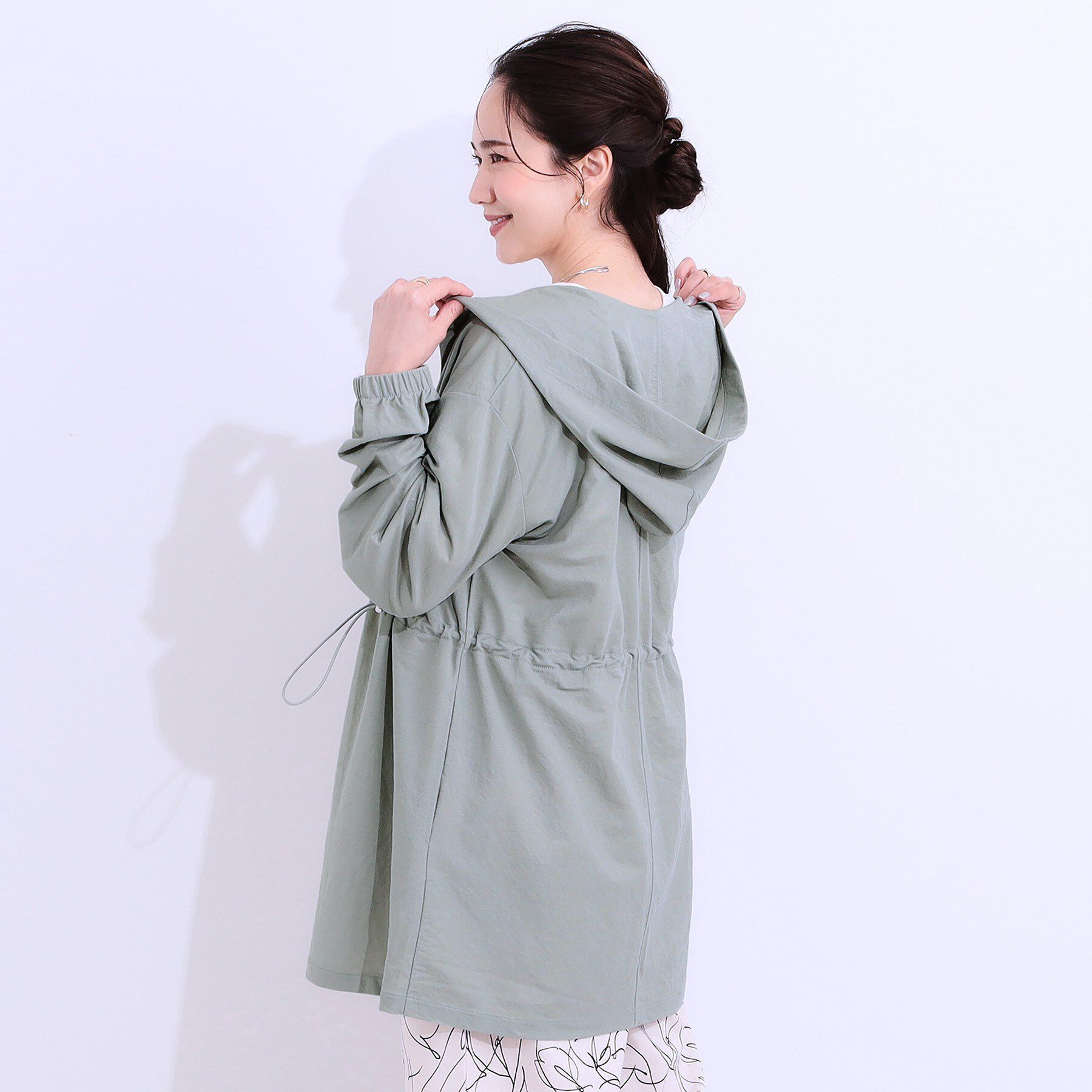 SHOO･LA･RUE「【S-LL/ひんやり/UV】さっと羽織れる お尻が隠れるフード付きパーカ」|パーカー|