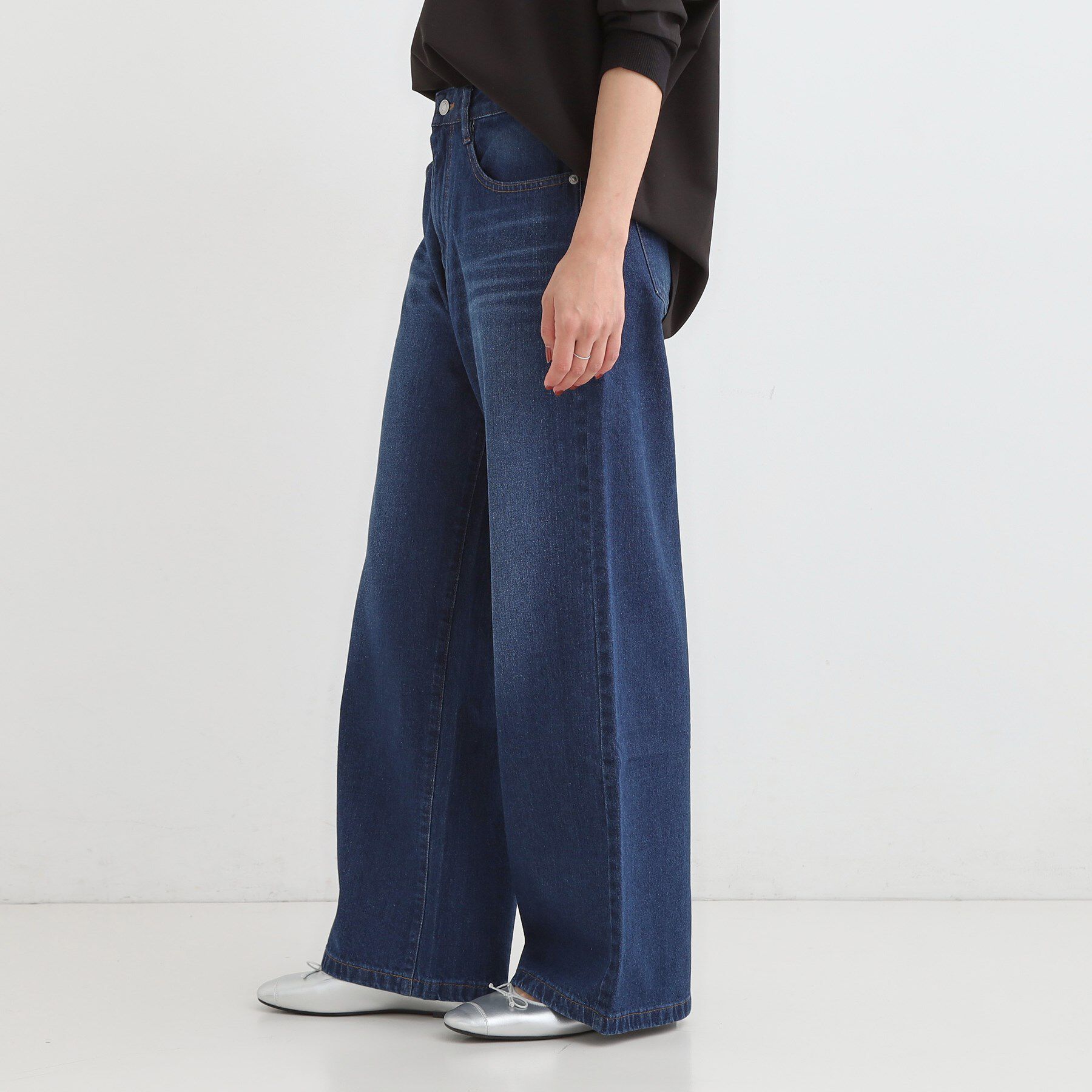 SHOO･LA･RUE「【S-LL】脚のラインを拾いにくい デニムワイドパンツ」|デニム|