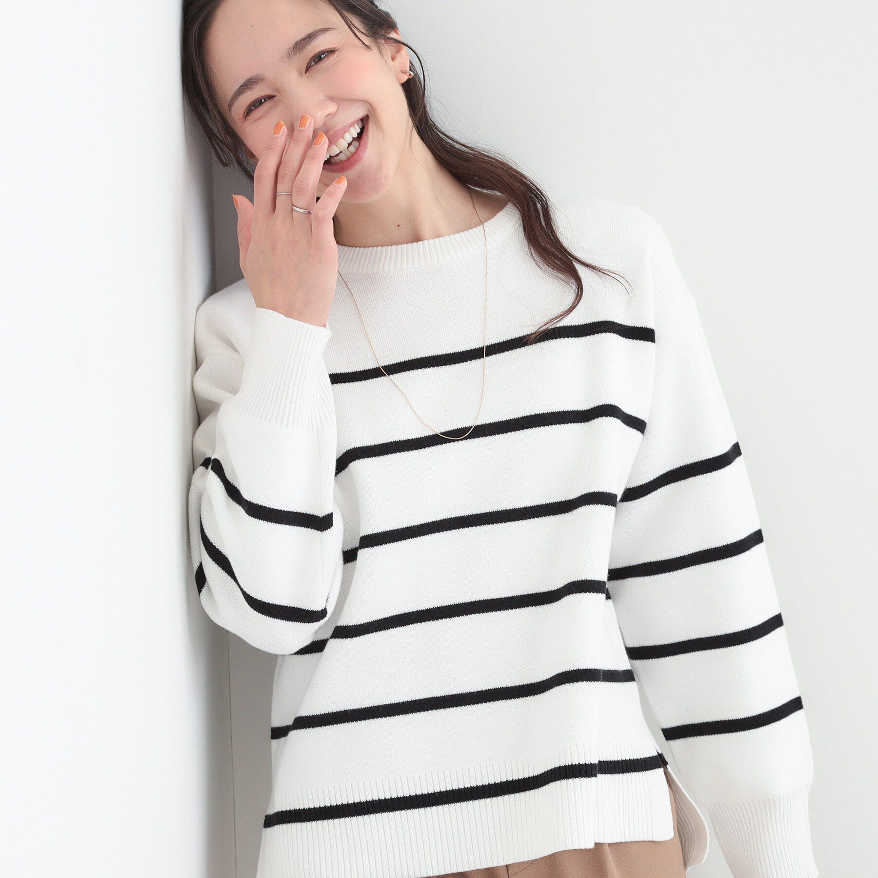 SHOO･LA･RUE「【S-LL/洗濯機可/体型カバー】コットン混で肌当たりがよい スウェットライクニット」|ニット・セーター|オフホワイト(303