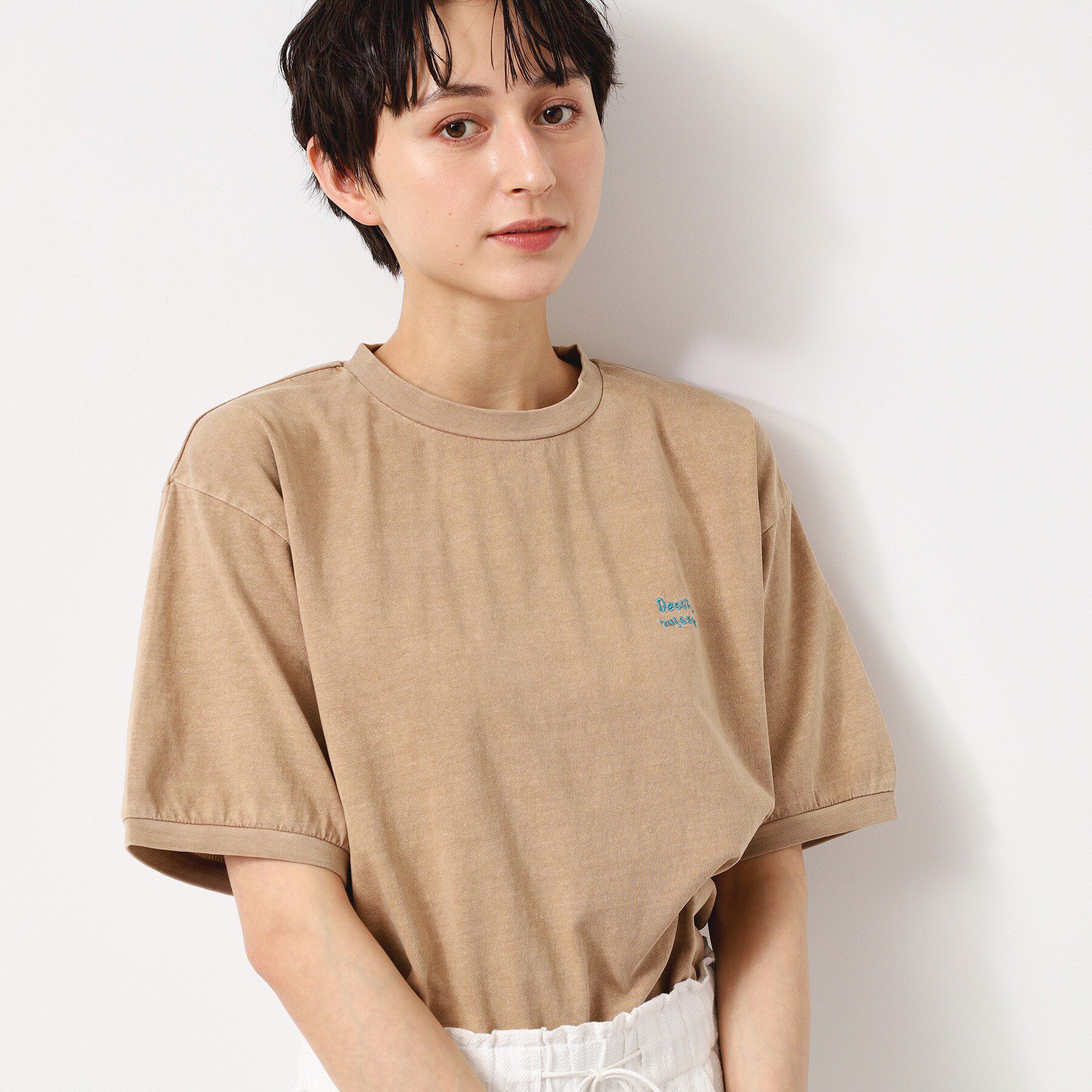 Dessin「【ユニセックス・洗える】ワンポイントTシャツ」|Tシャツ・カットソー|ベージュ(052)