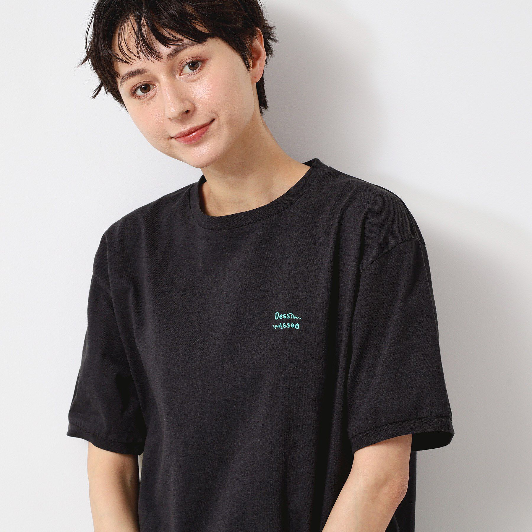 Dessin「【ユニセックス・洗える】ワンポイントTシャツ」|Tシャツ・カットソー|ネイビー(094)