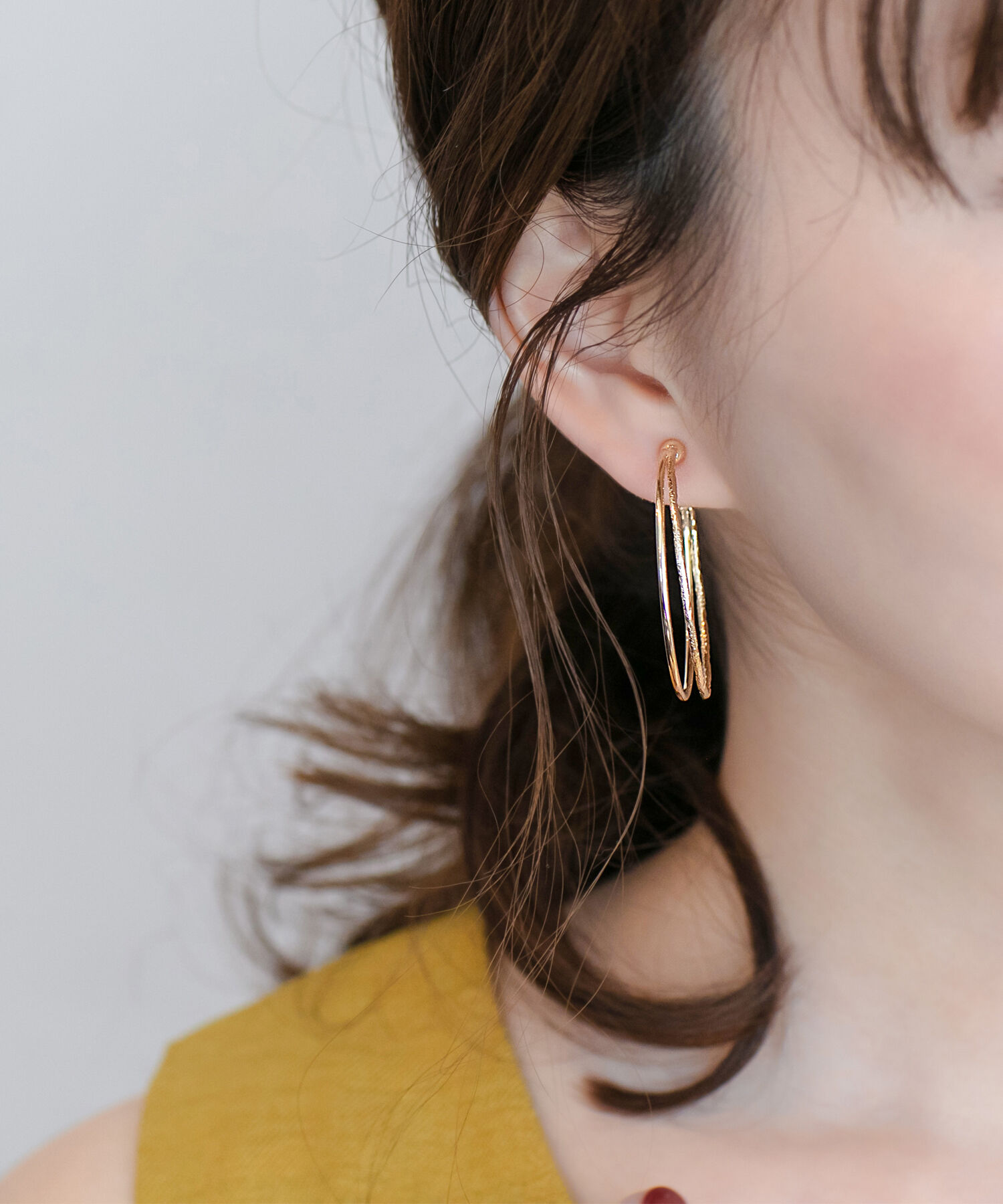 Phoebe「パラレルフープイヤリング　ゴールド」|イヤリング|