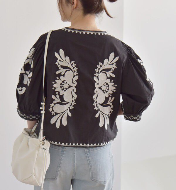 quaranciel「quaranciel:〈洗濯機可能〉エンブロイダリー スクエアネック ブラウス」|シャツ・ブラウス|