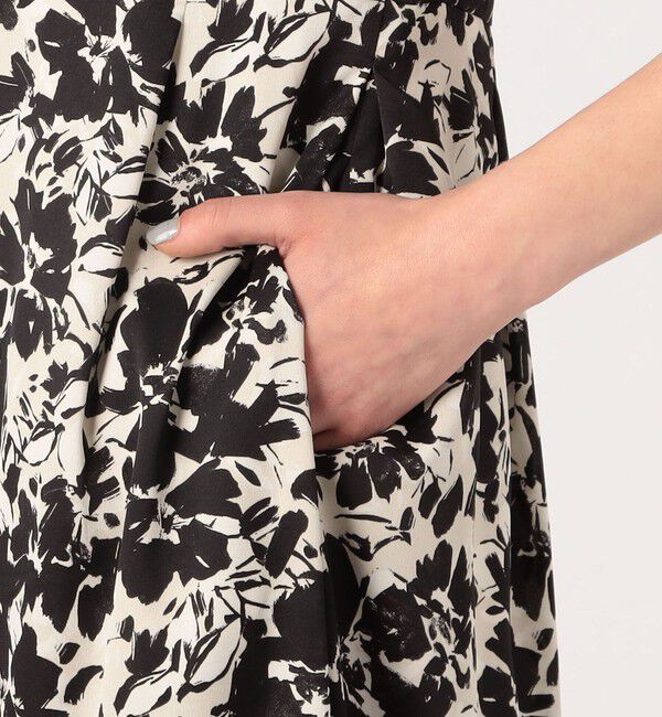 Ballsey「モノクロームフラワープリント スキッパーカラーワンピース」|ワンピース|