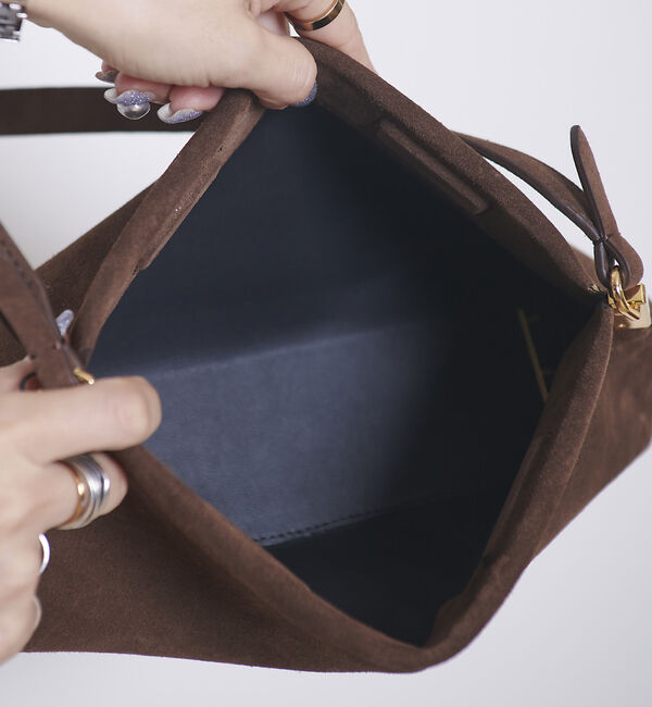 Rouge vif「【MAESTOSO/マエストソ】スクエアスウェードバッグ　ポーチ付き」|ショルダー・メッセンジャー|