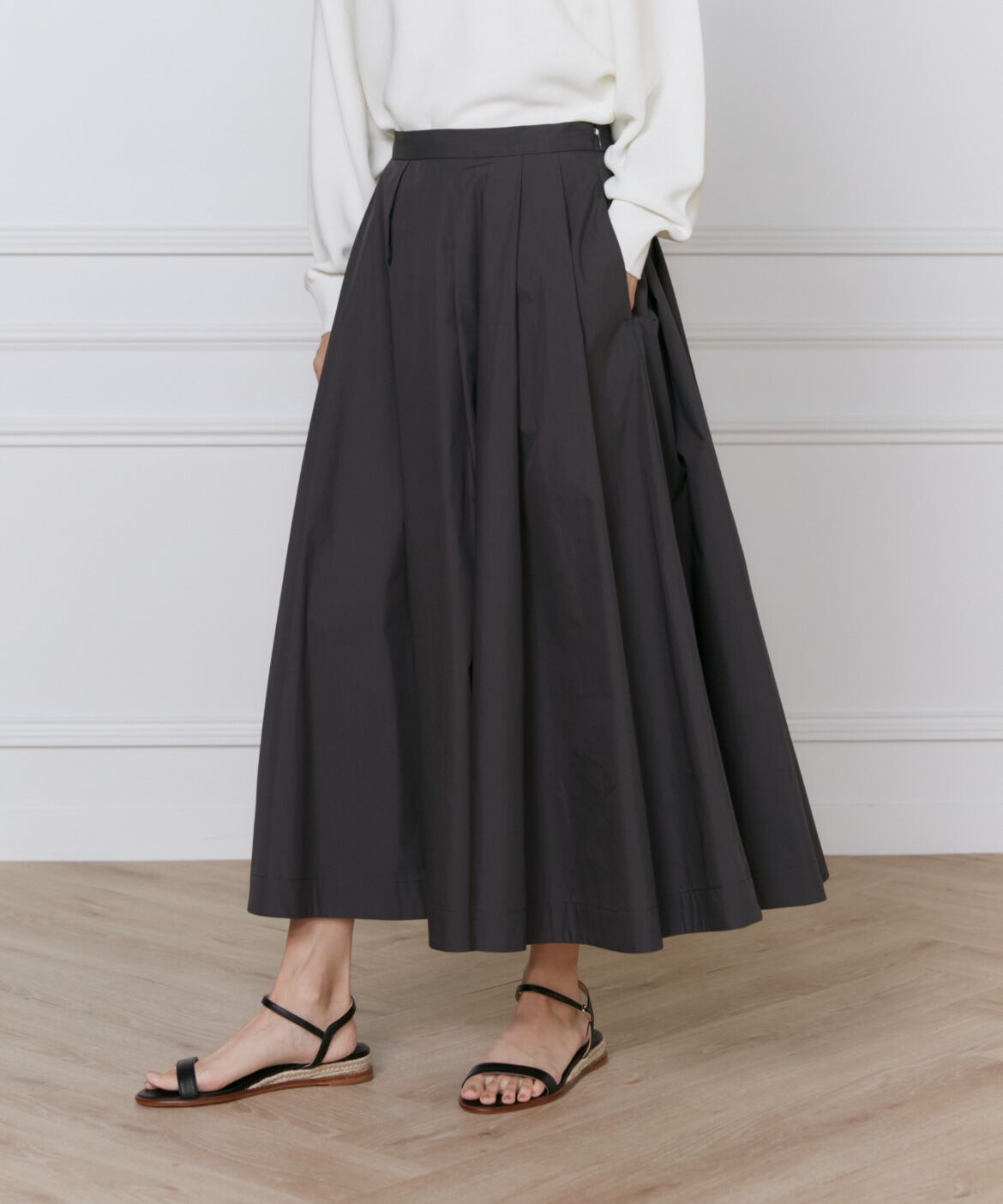 INED「《大きいサイズ》タックスカート」|フレア|