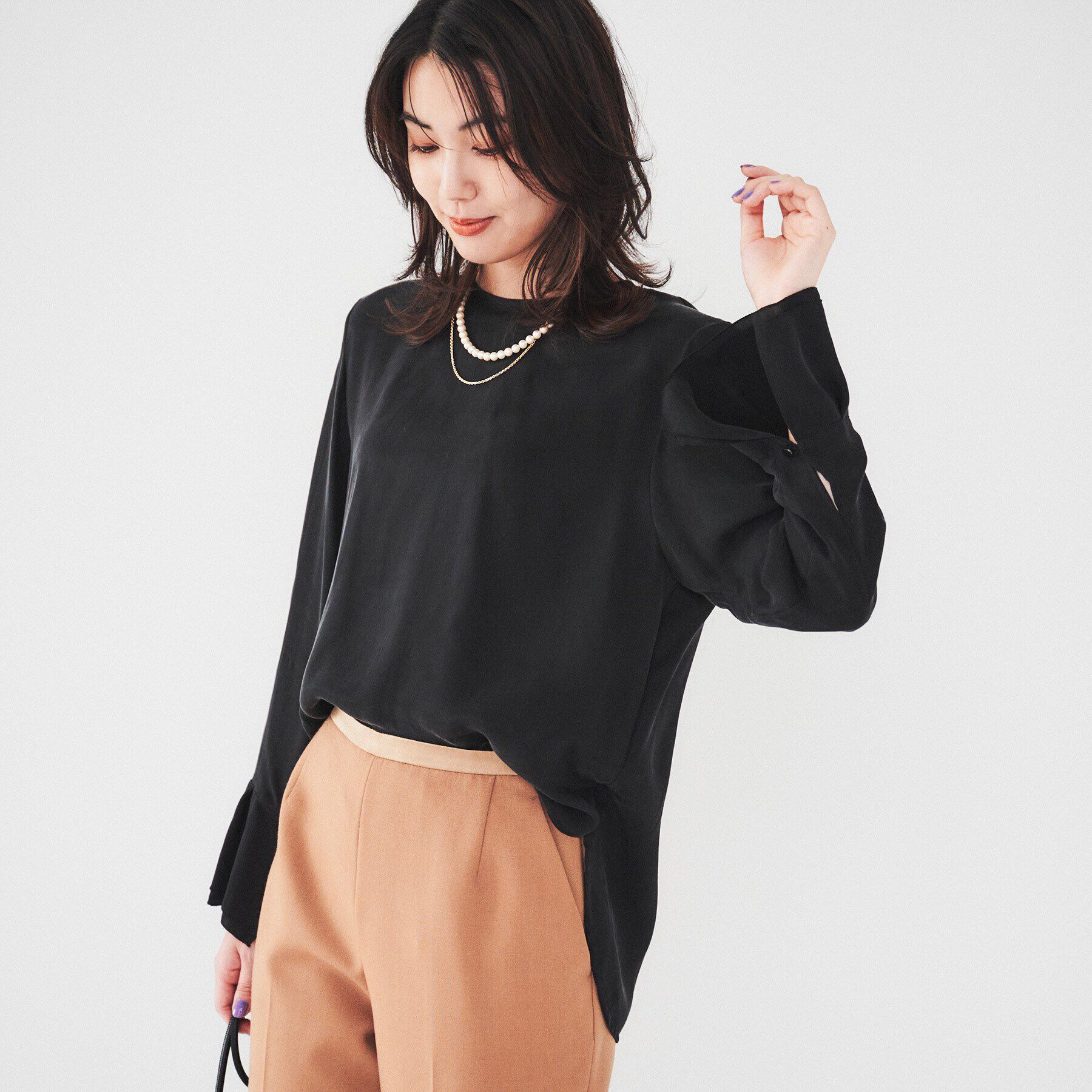 UNTITLED「【日本製/シーズンレス/重ね着にもおすすめ】シルキータッチブラウス」|シャツ・ブラウス|