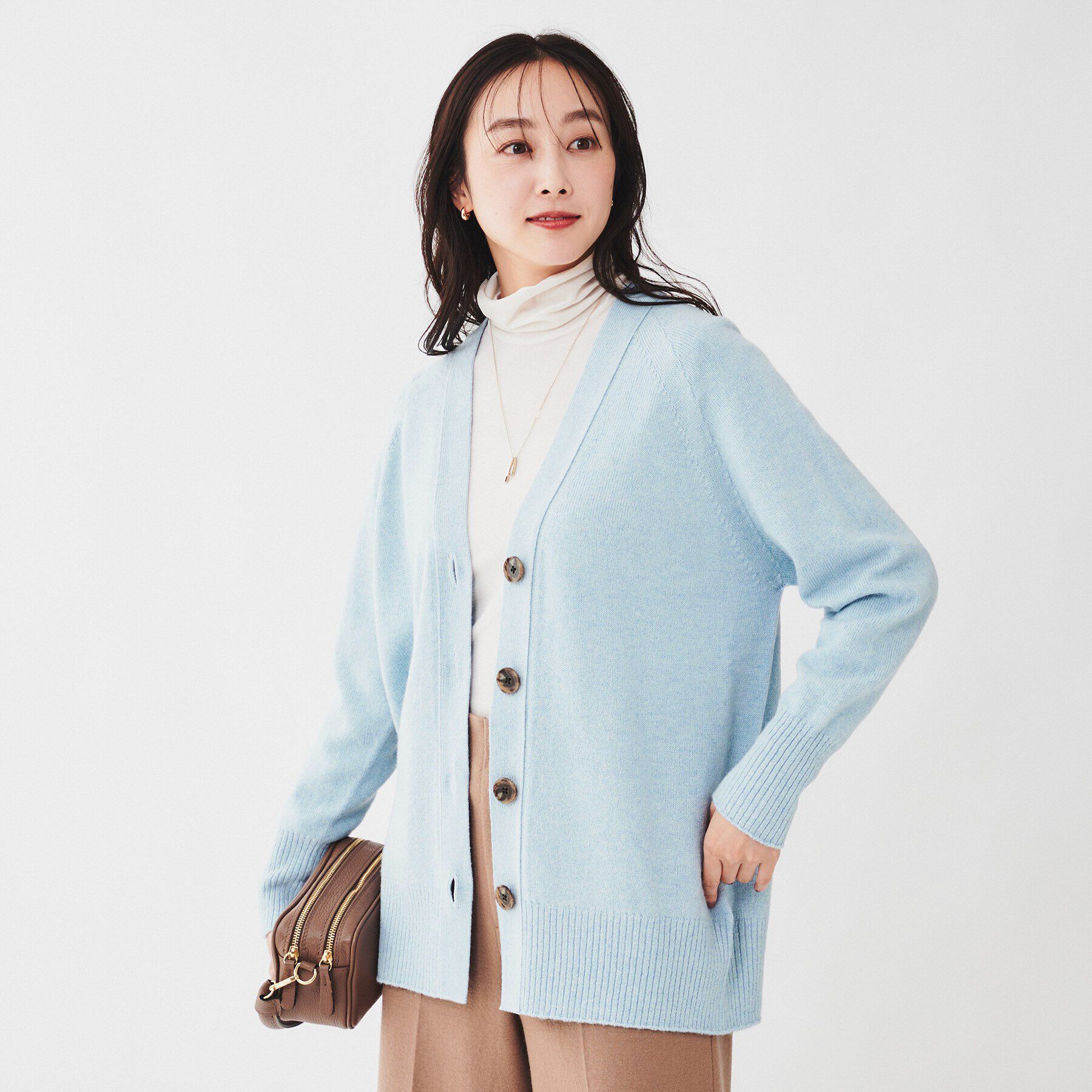 UNTITLED「ウールシルクカシミヤミックス Vネックカーディガン」|カーディガン|サックスブルー(09