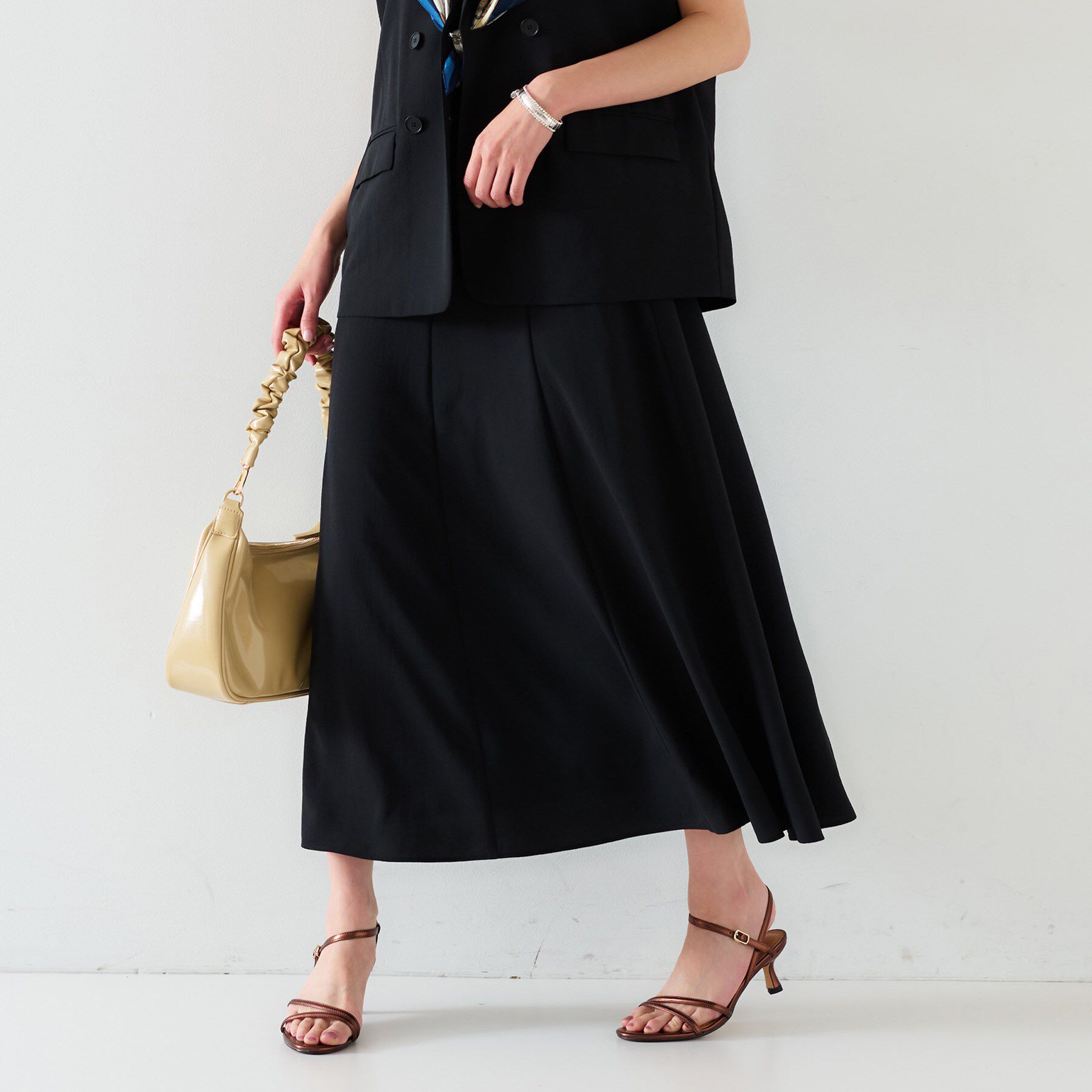 UNTITLED「【セットアップ可/接触冷感/イージーケア】リラクミスト フレアスカート」|スカート|