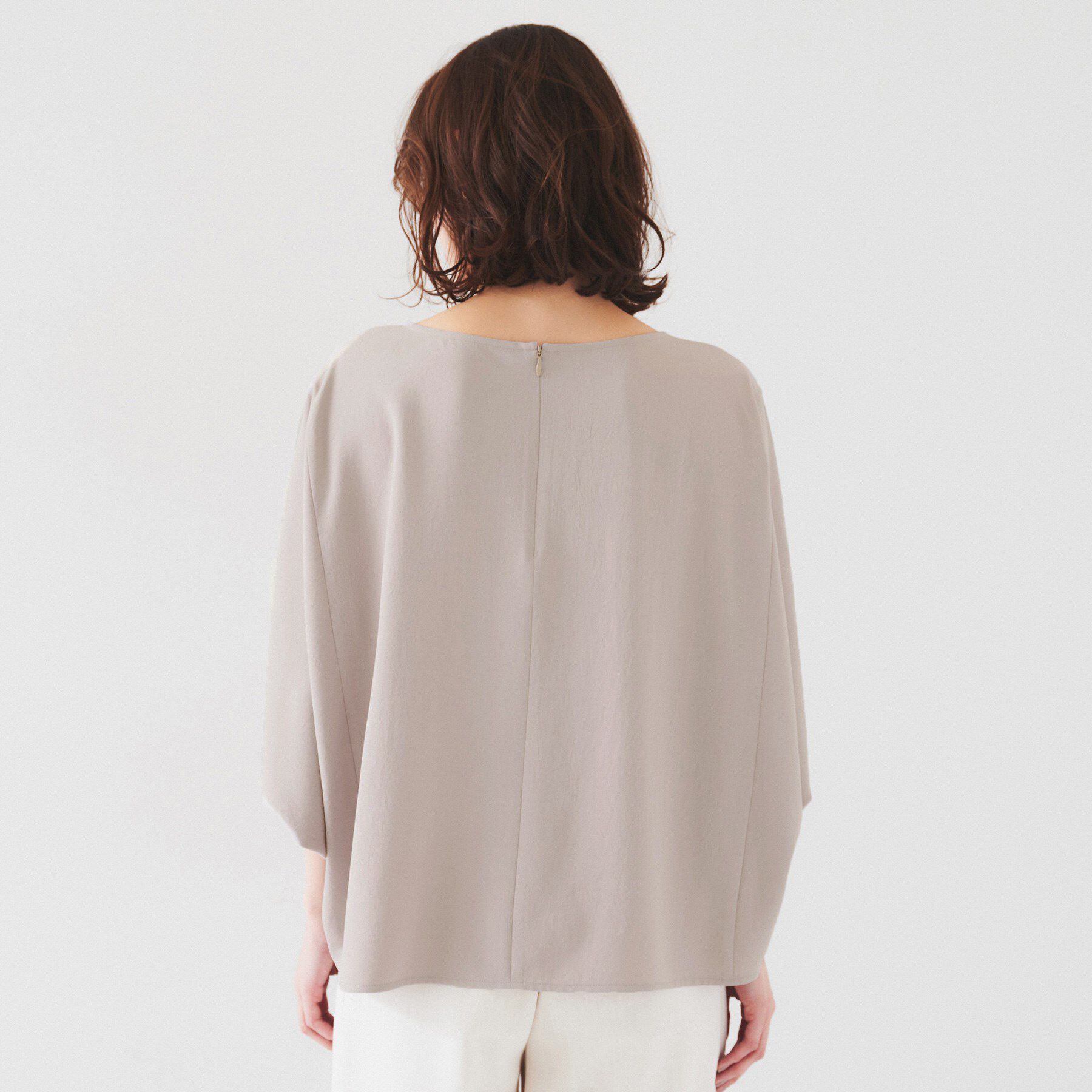 UNTITLED「【セットアップ可/接触冷感/イージーケア/体型カバー】リラクミスト モモンガブラウス」|シャツ・ブラウス|