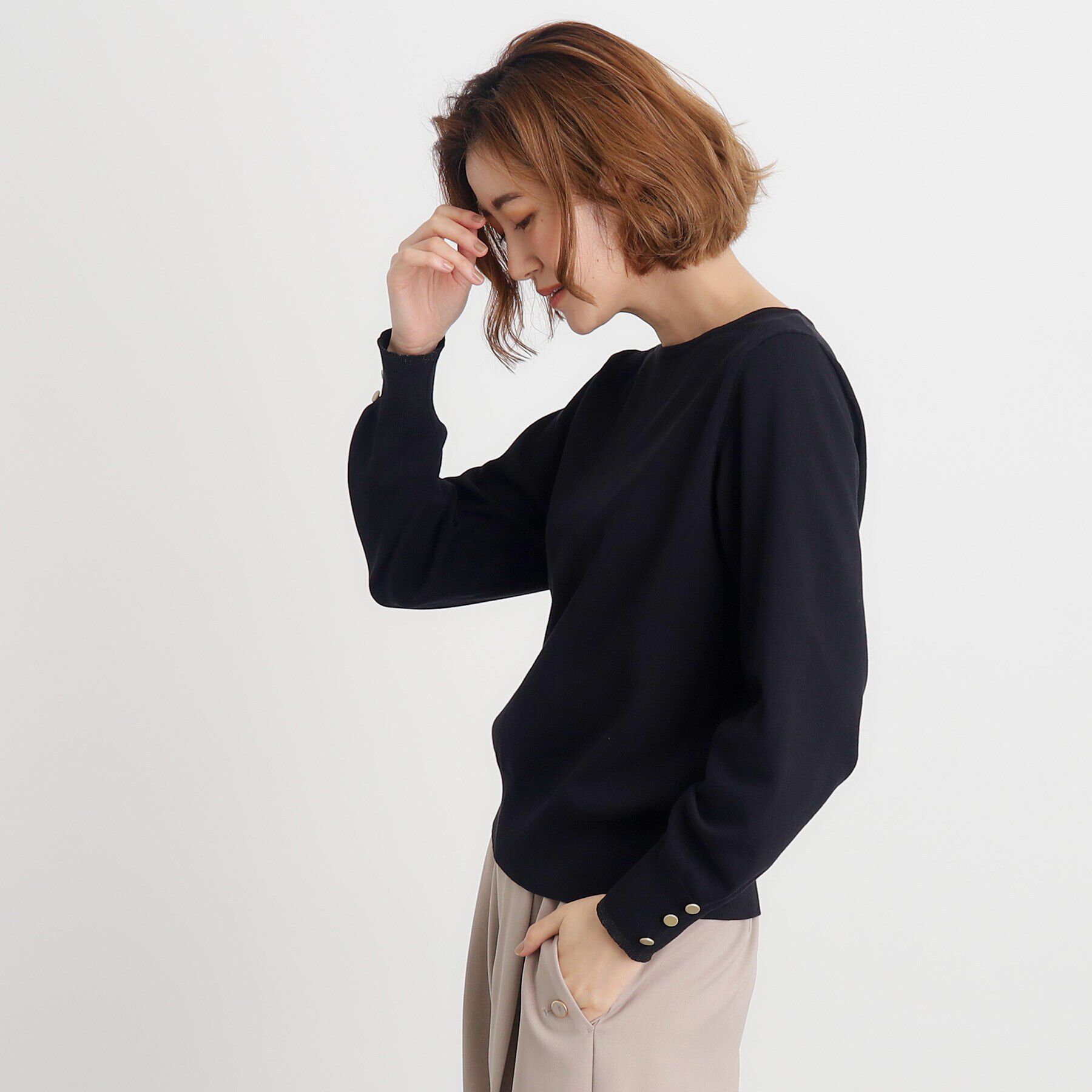 grove「袖ボタンクルーネックプルオーバー」|ニット・セーター|