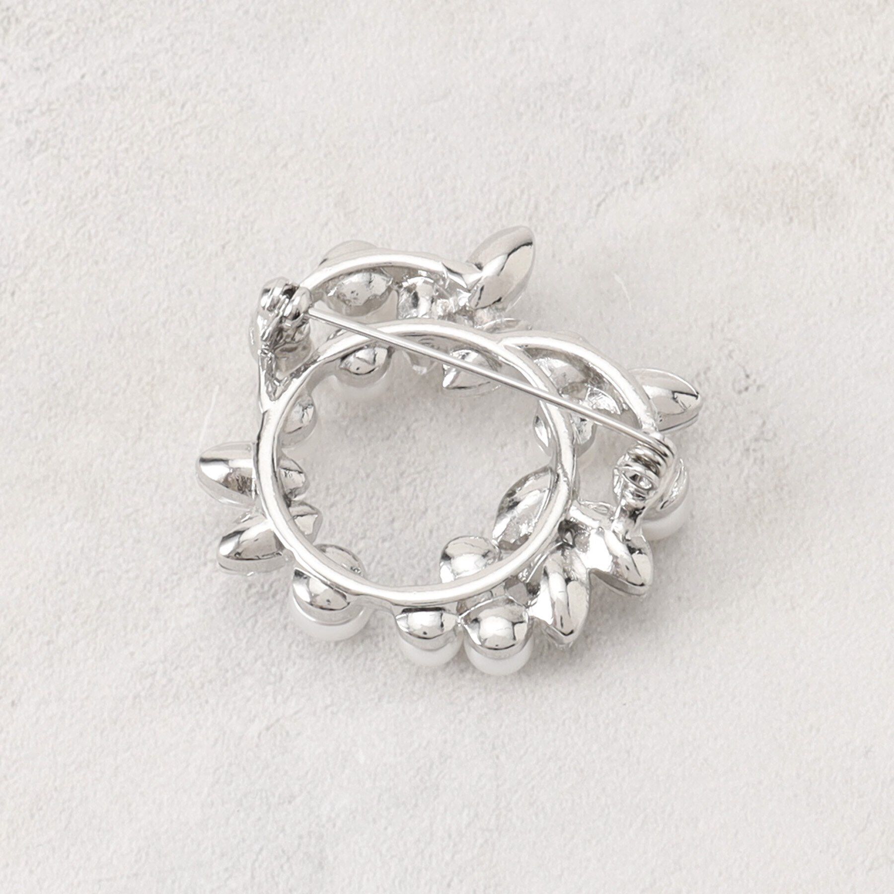 grove「パール調ビジューラウンドミニブローチ【入卒対応可】」|ブローチ・コサージュ|