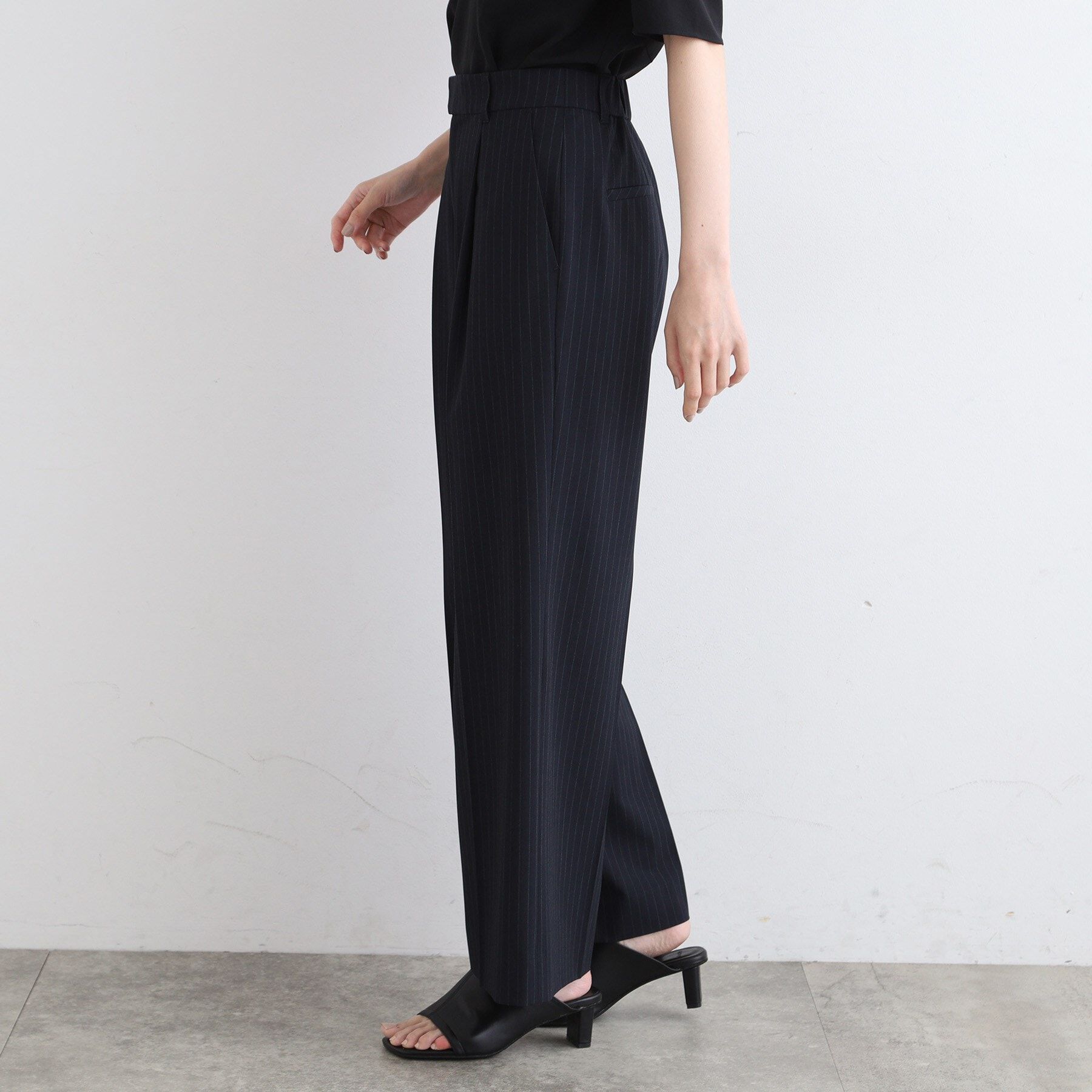 INDIVI「【洗える／ストレッチ】トレンド素材タックワイドパンツ」|その他|