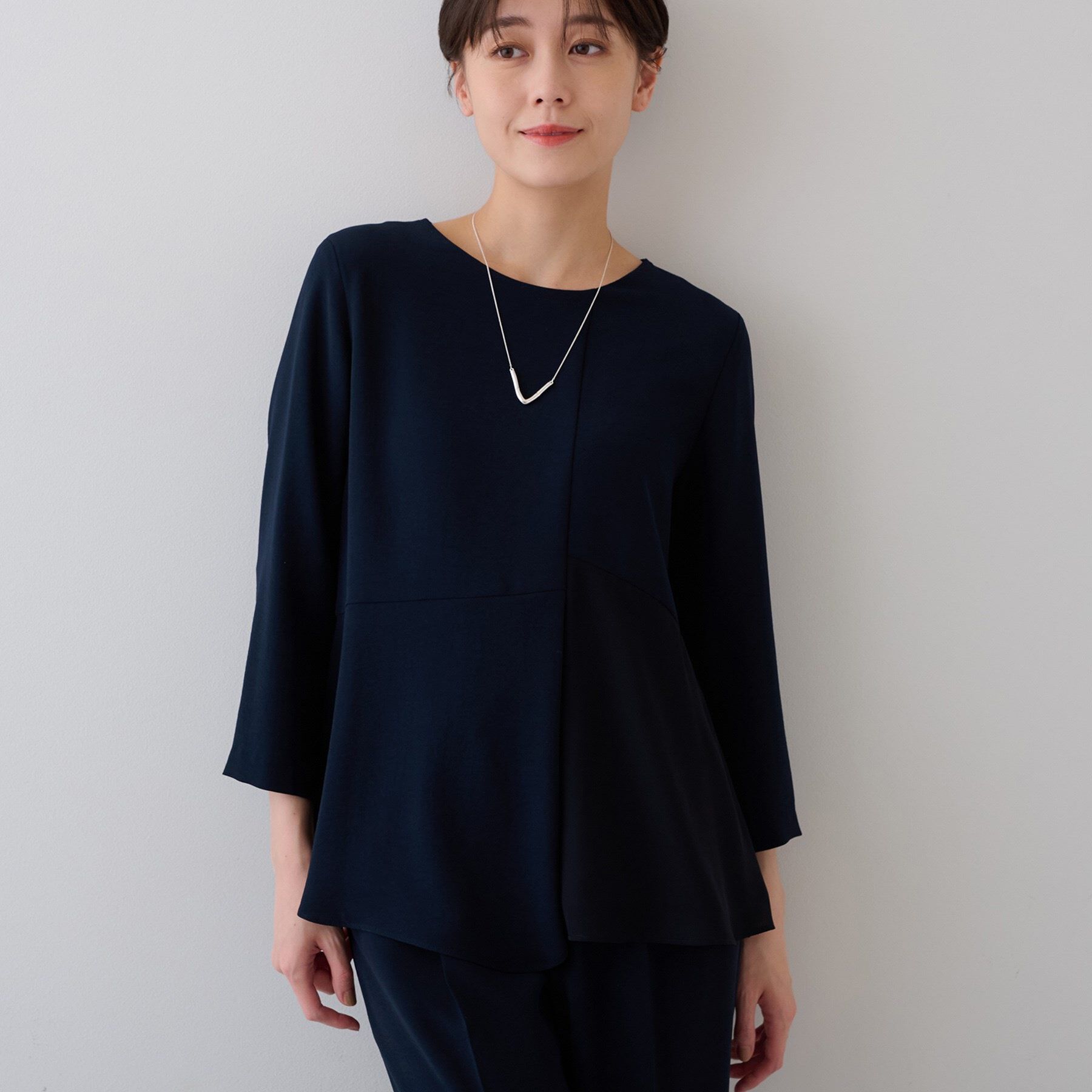 INDIVI「【着る日傘/遮熱/UVケア】ペプラムデザインブラウス」|シャツ・ブラウス|ネイビー(094)