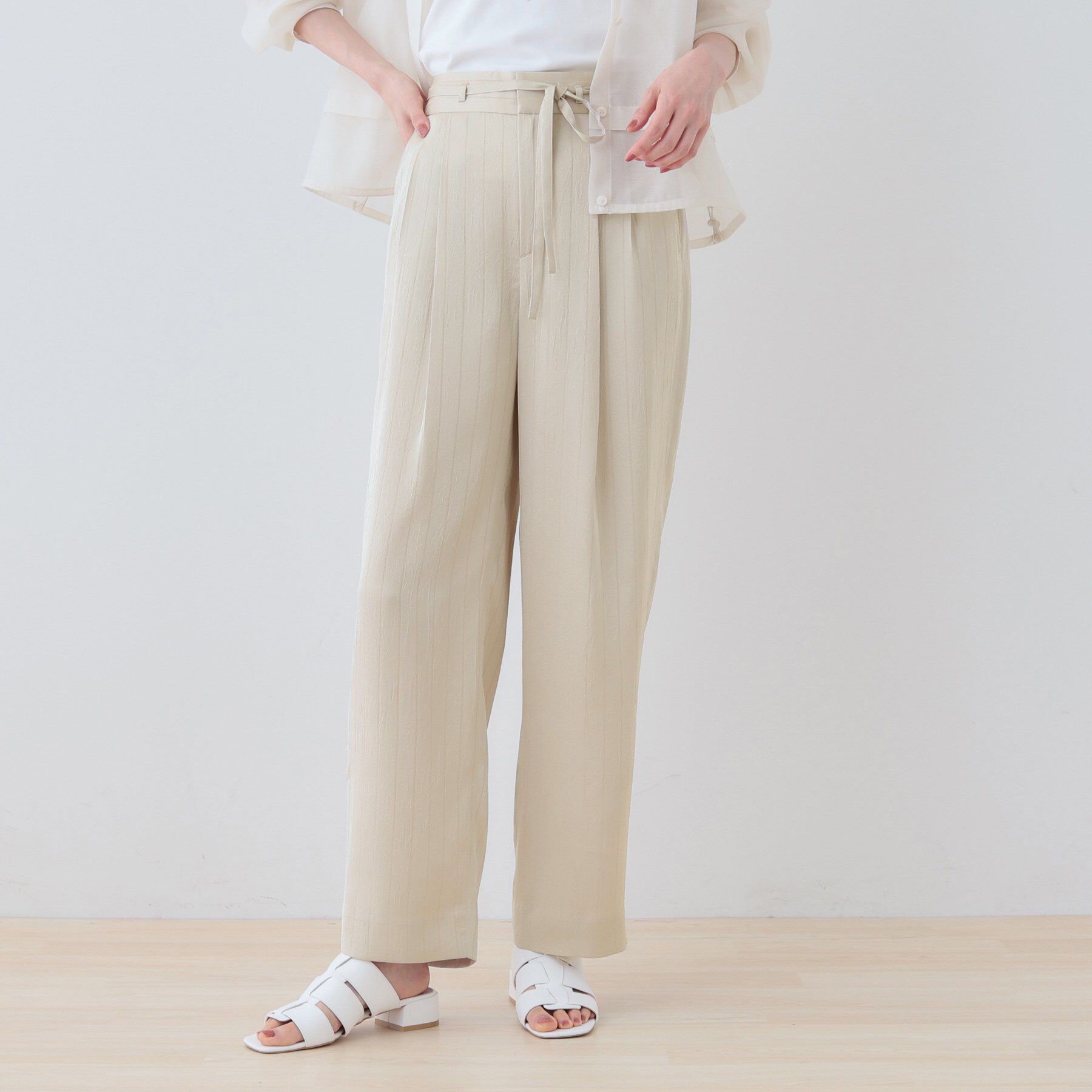 INDIVI「【洗える／UVケア／サッシュベルト付】ストライプ柄サテンテーパードパンツ」|その他|ライトベージュ(05