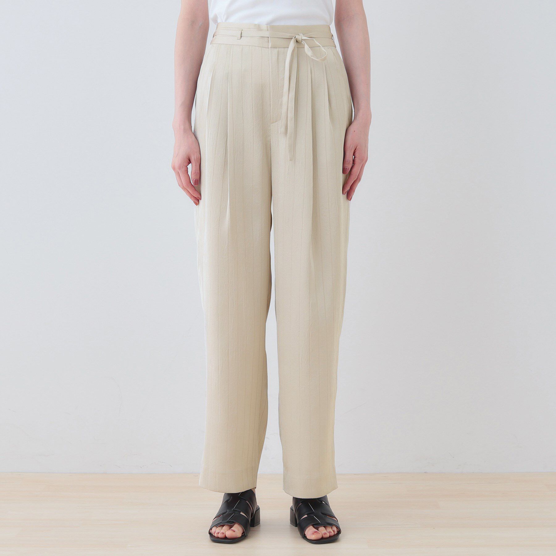 INDIVI「【洗える／UVケア／サッシュベルト付】ストライプ柄サテンテーパードパンツ」|その他|