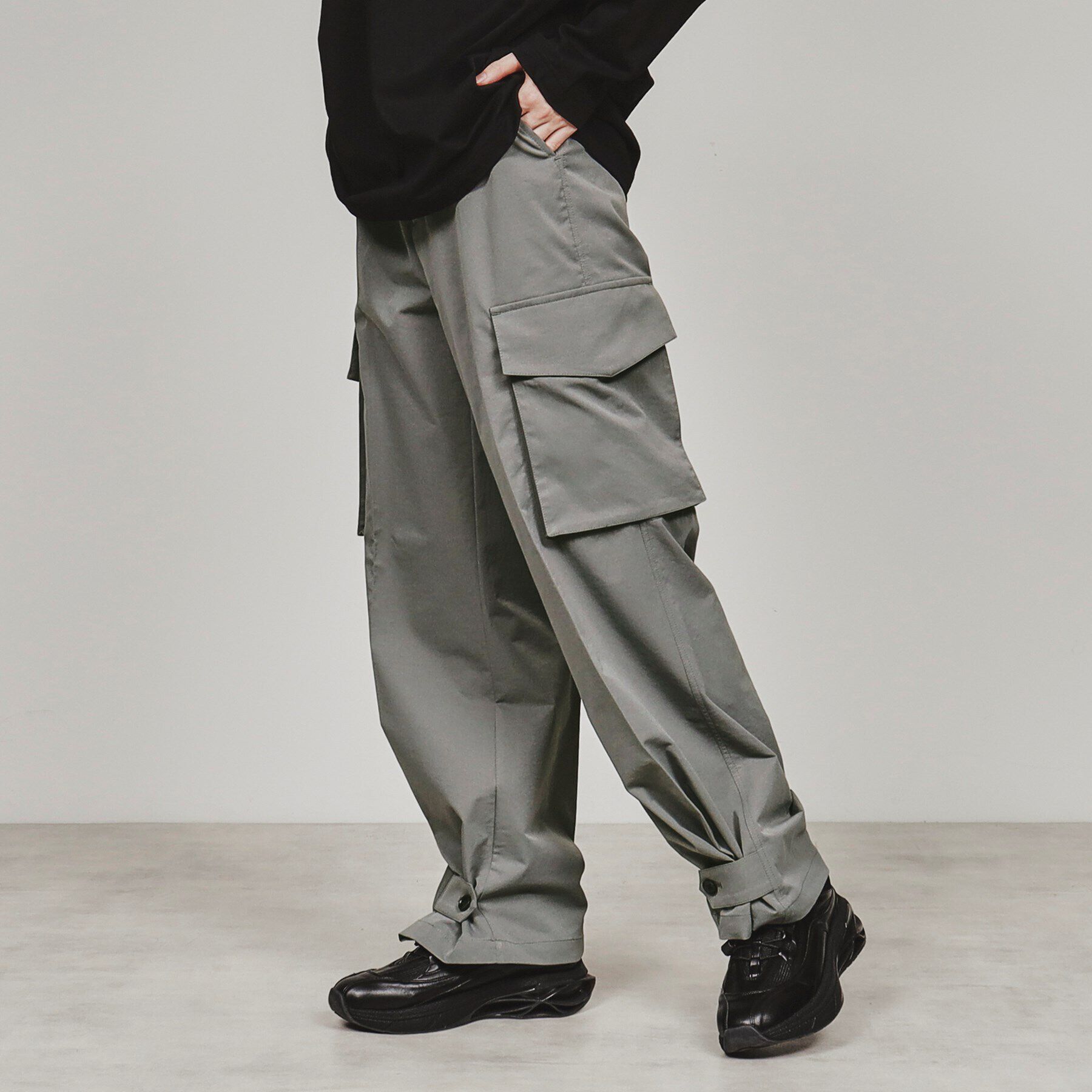 tk.TAKEO KIKUCHI「フレアカーゴパンツ」|その他|チャコールグレー(0