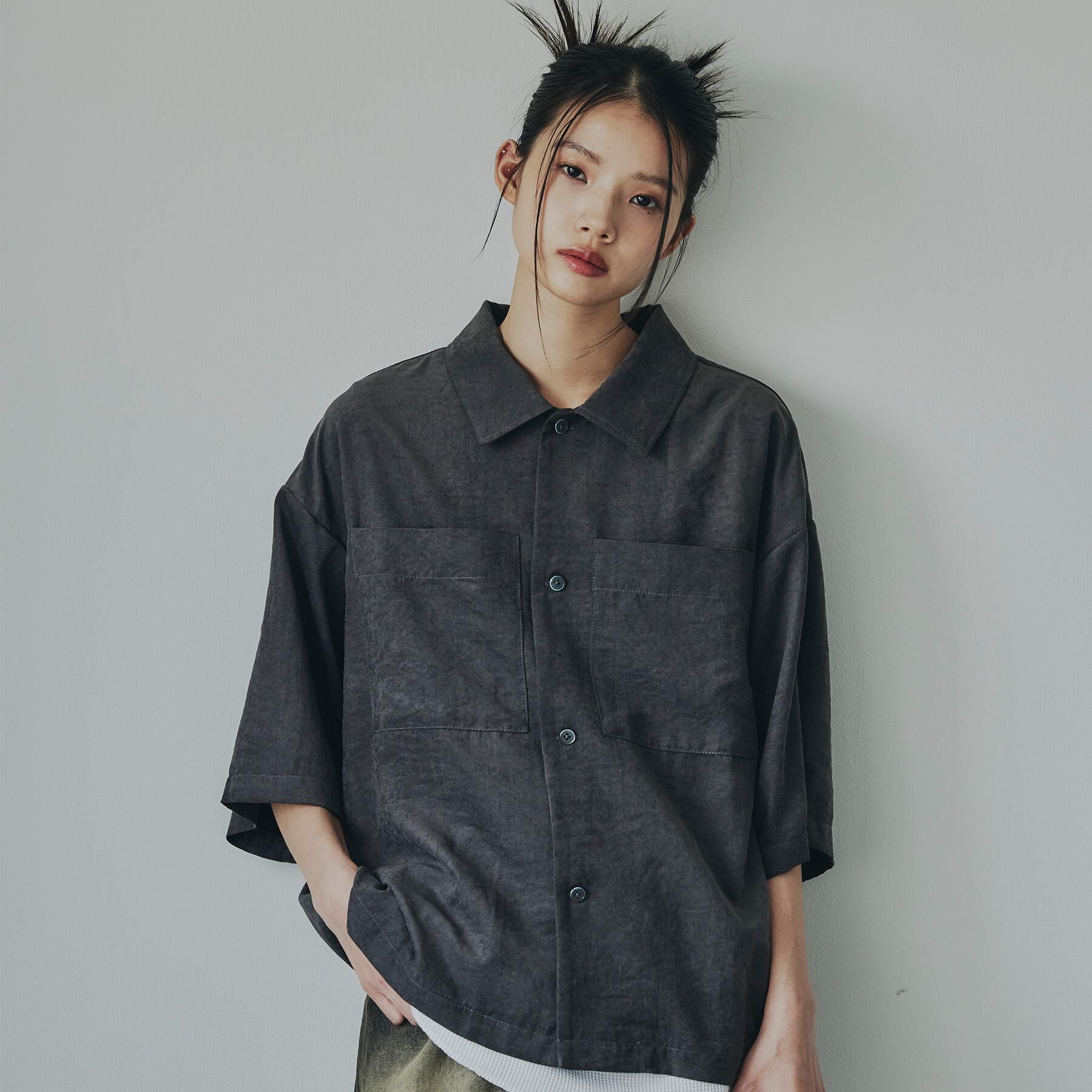 tk.TAKEO KIKUCHI「ヴィンテージライククロップドシャツ」|シャツ・ブラウス|チャコールグレー(0